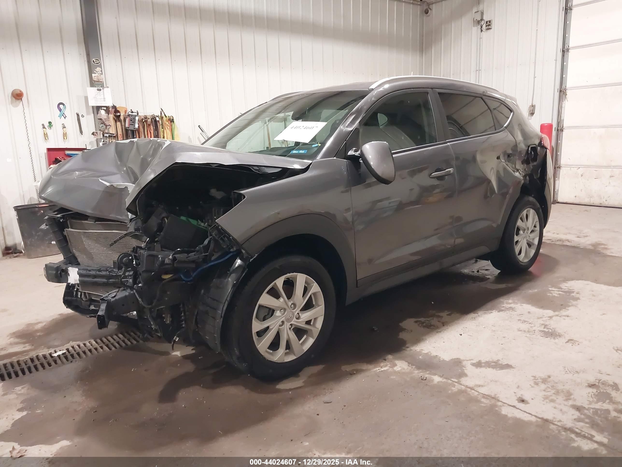 HYUNDAI TUCSON image 2