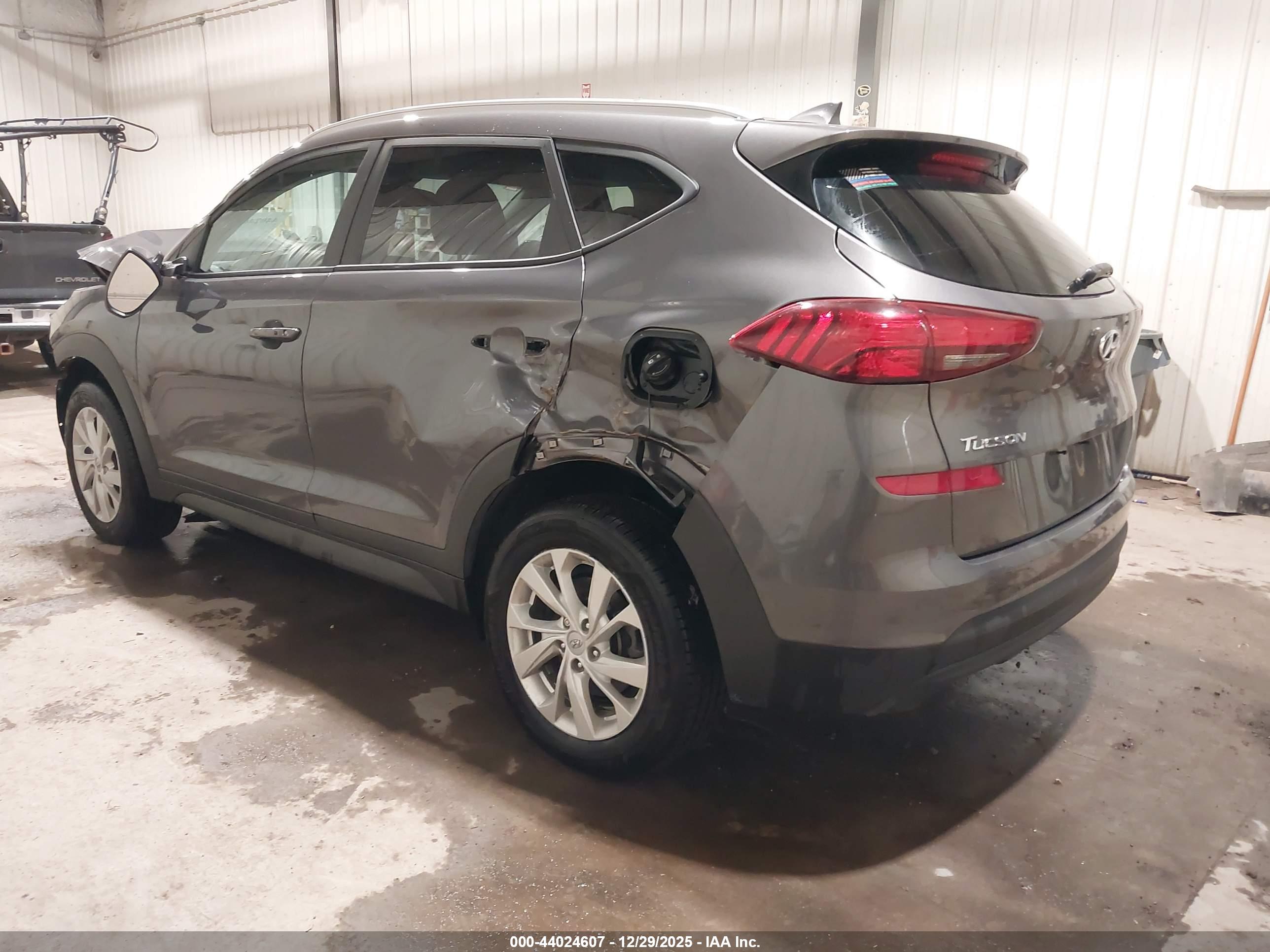 HYUNDAI TUCSON image 3