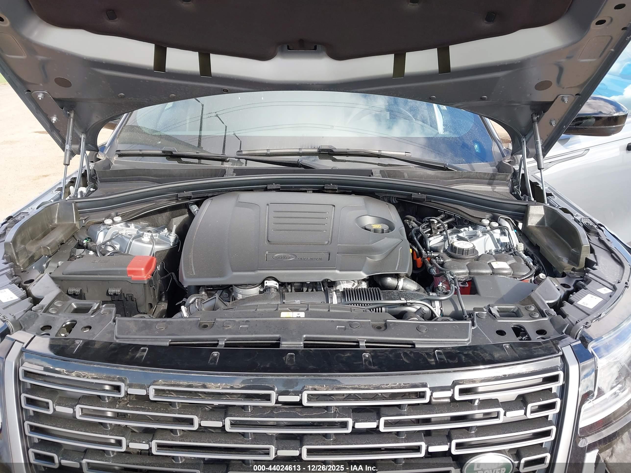 LAND ROVER image 10