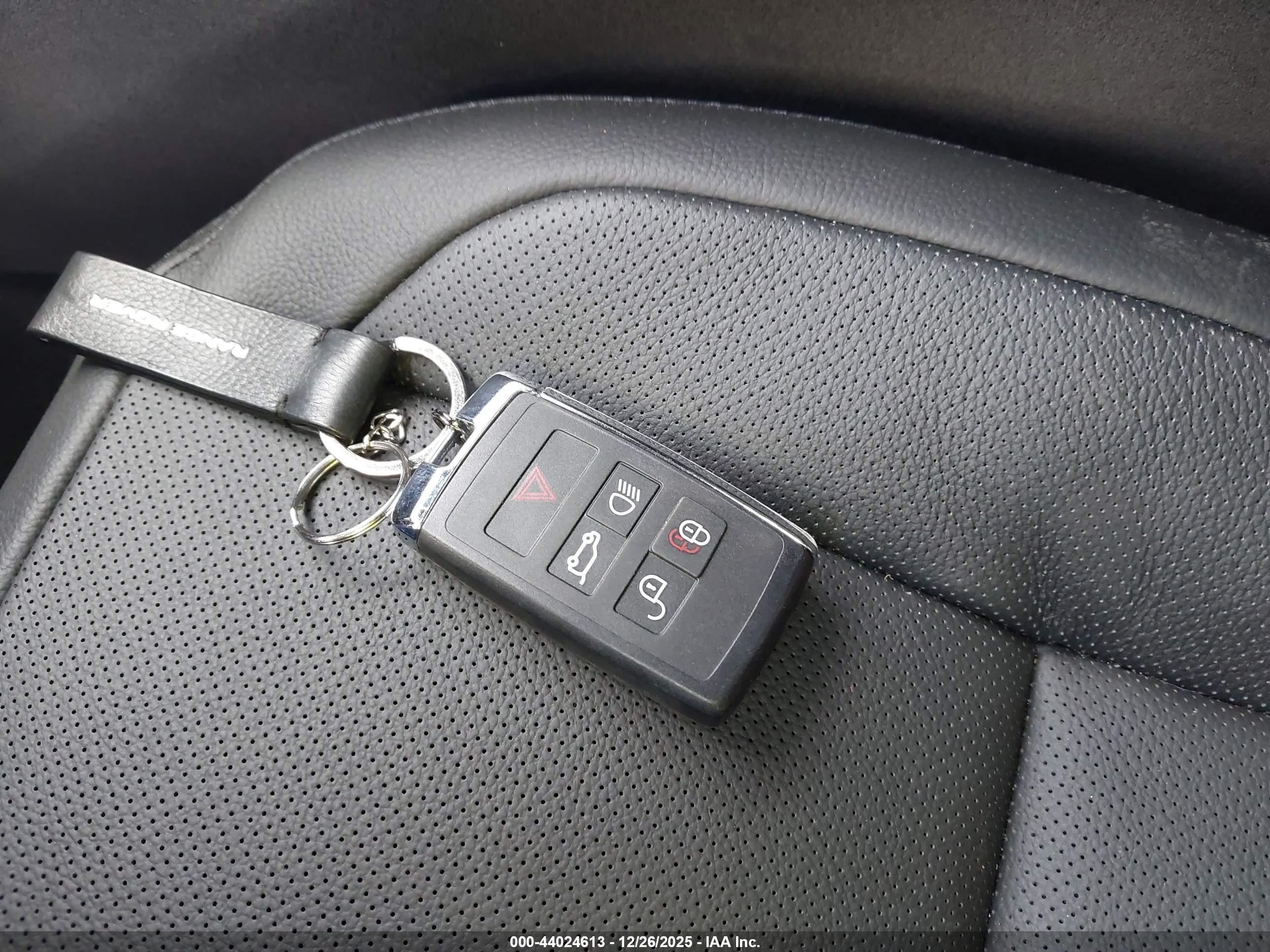 LAND ROVER image 11