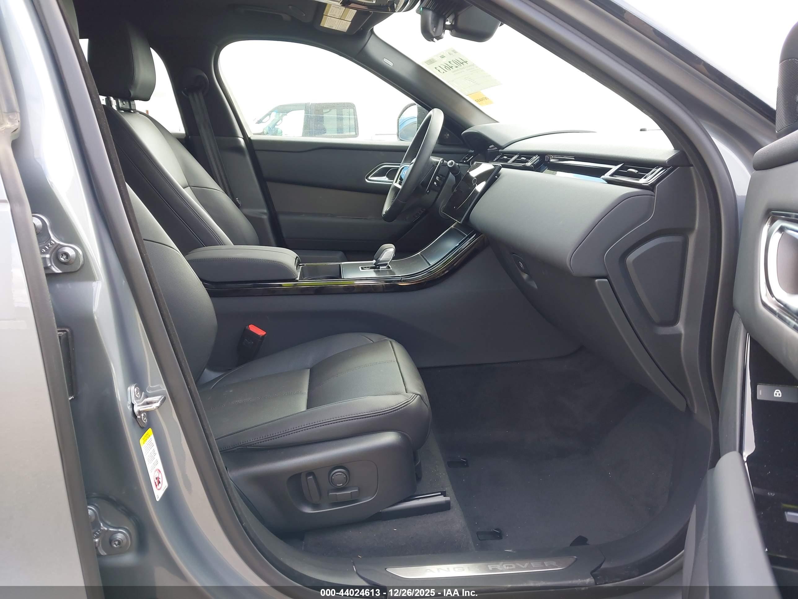 LAND ROVER image 5