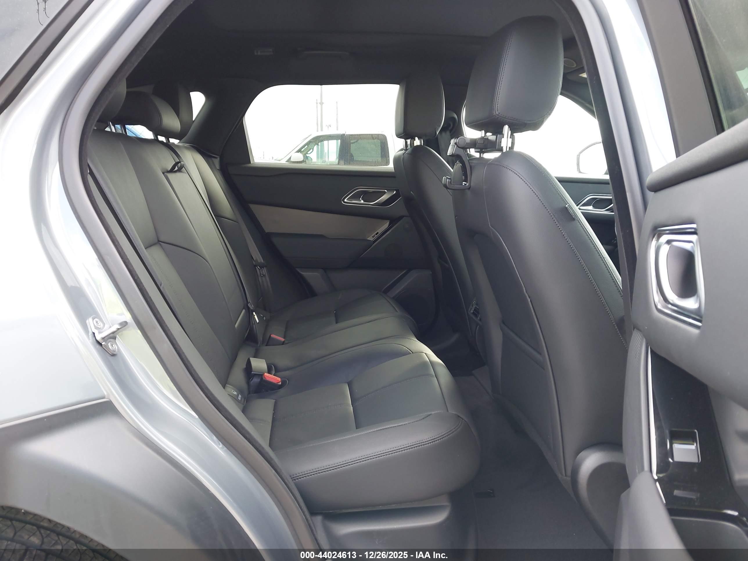 LAND ROVER image 8
