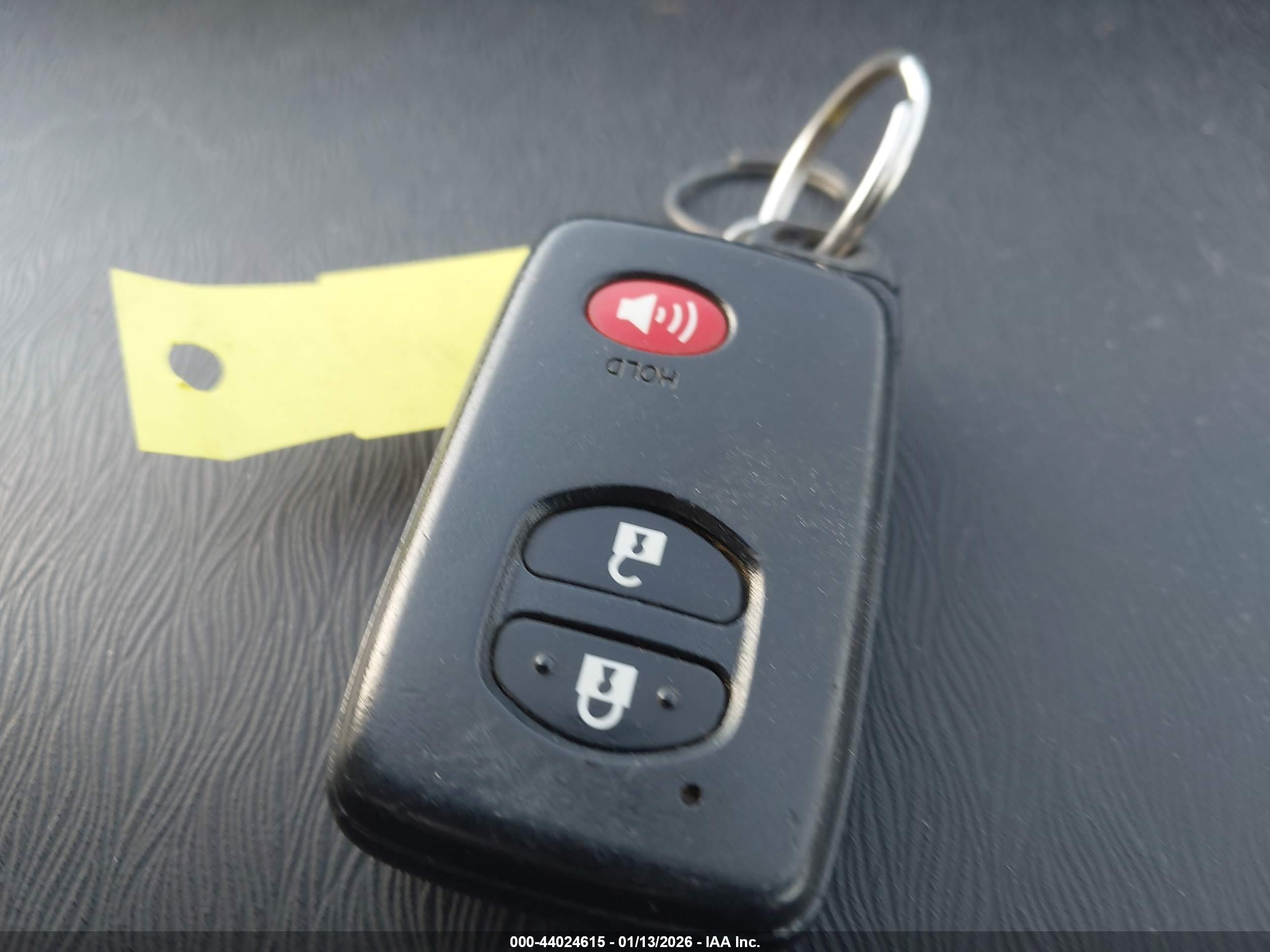 TOYOTA PRIUS image 11