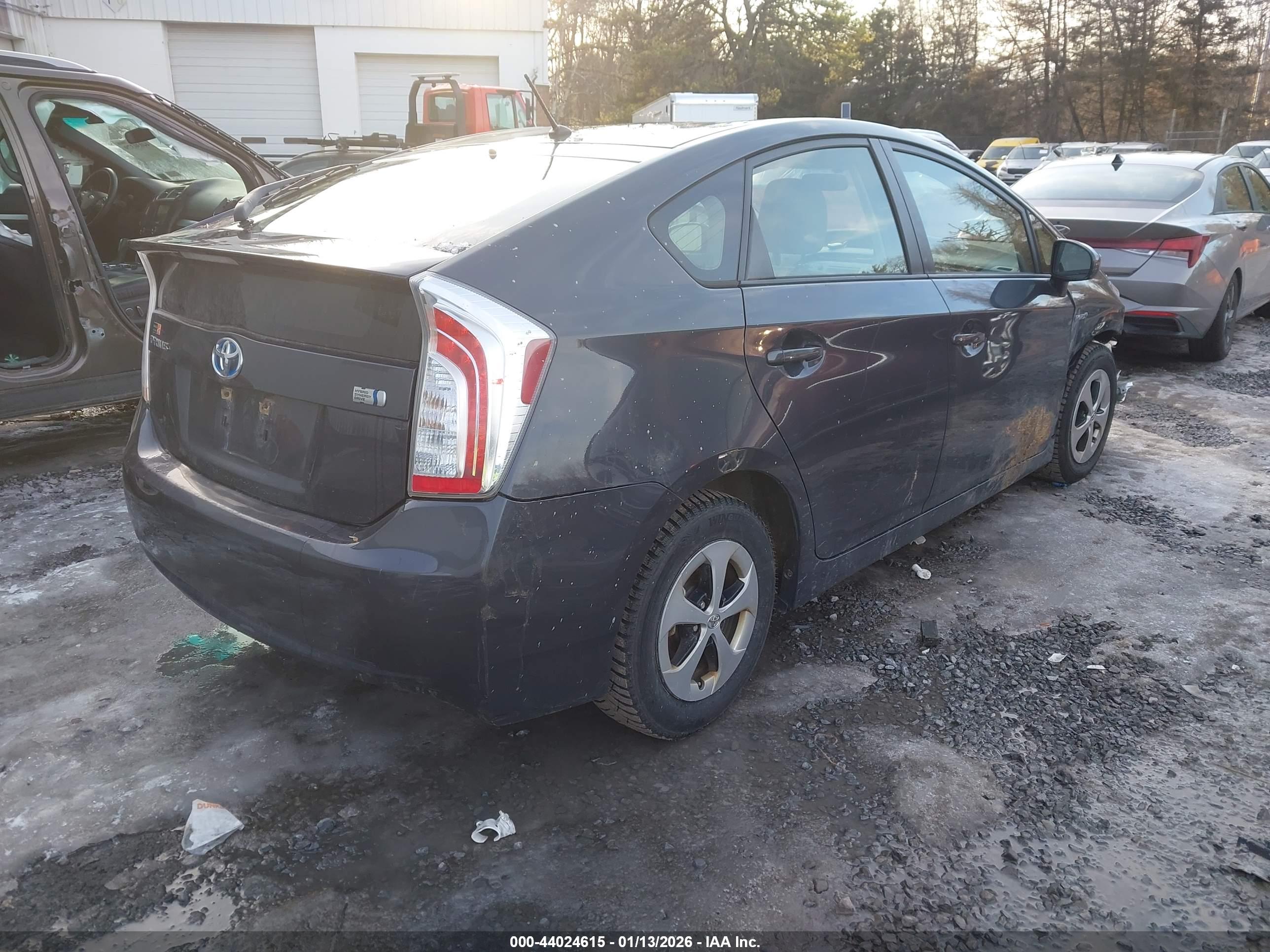 TOYOTA PRIUS image 4