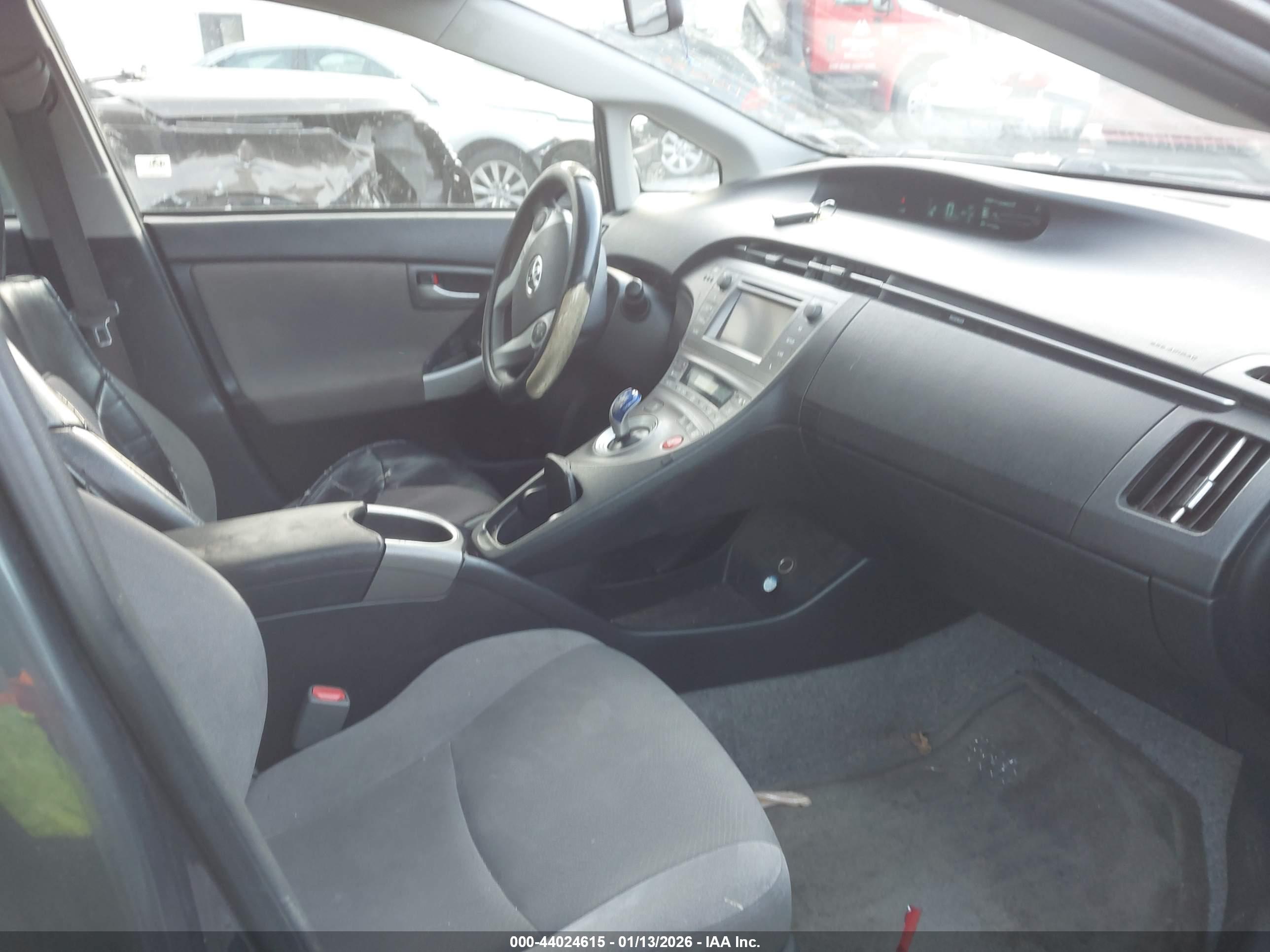 TOYOTA PRIUS image 5