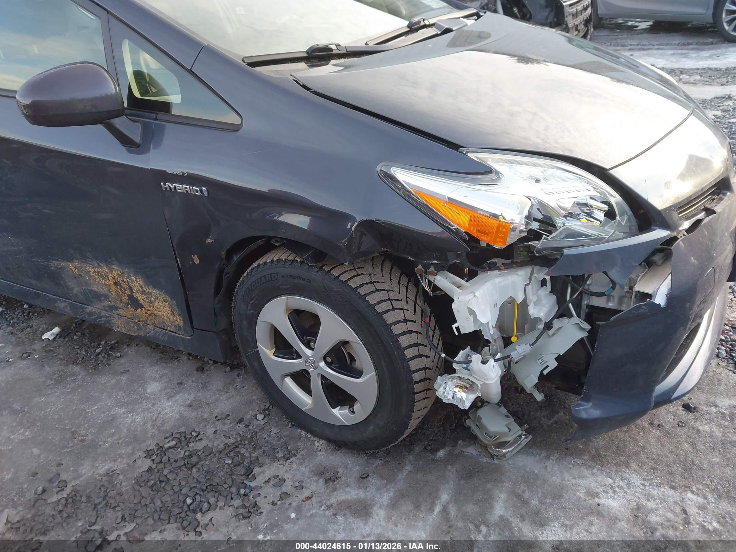 TOYOTA PRIUS image 6