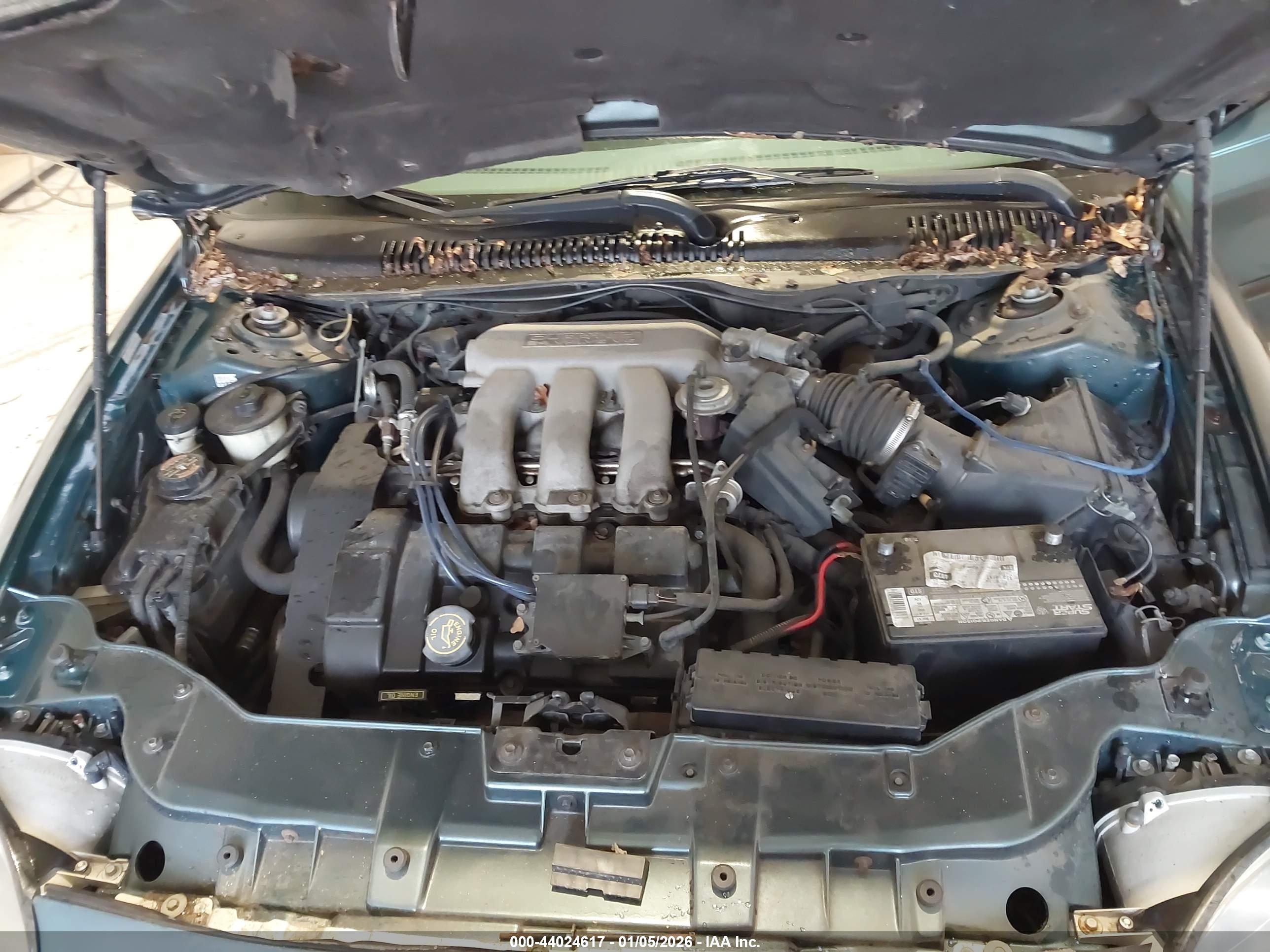 FORD TAURUS image 10
