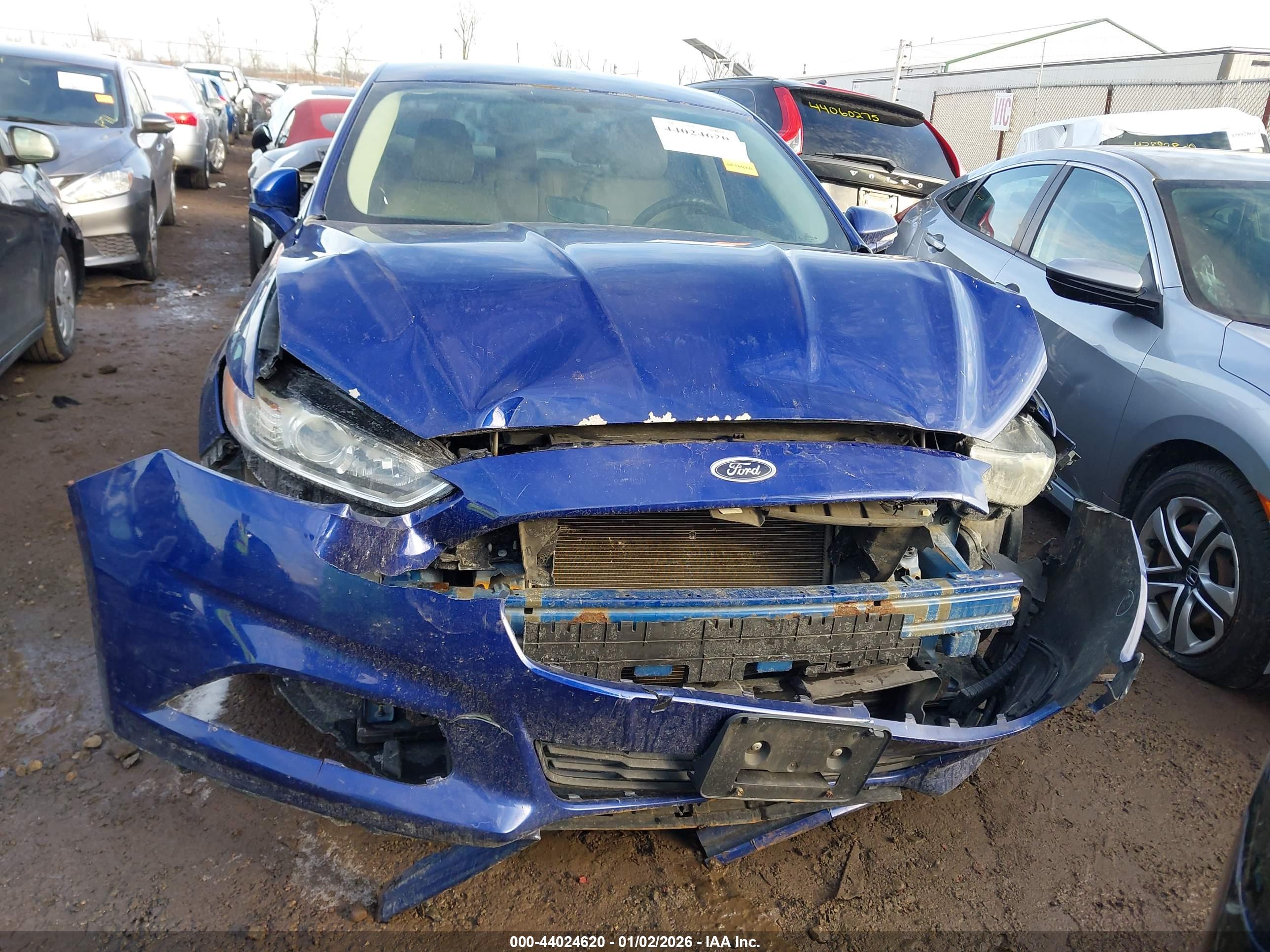 FORD FUSION image 6