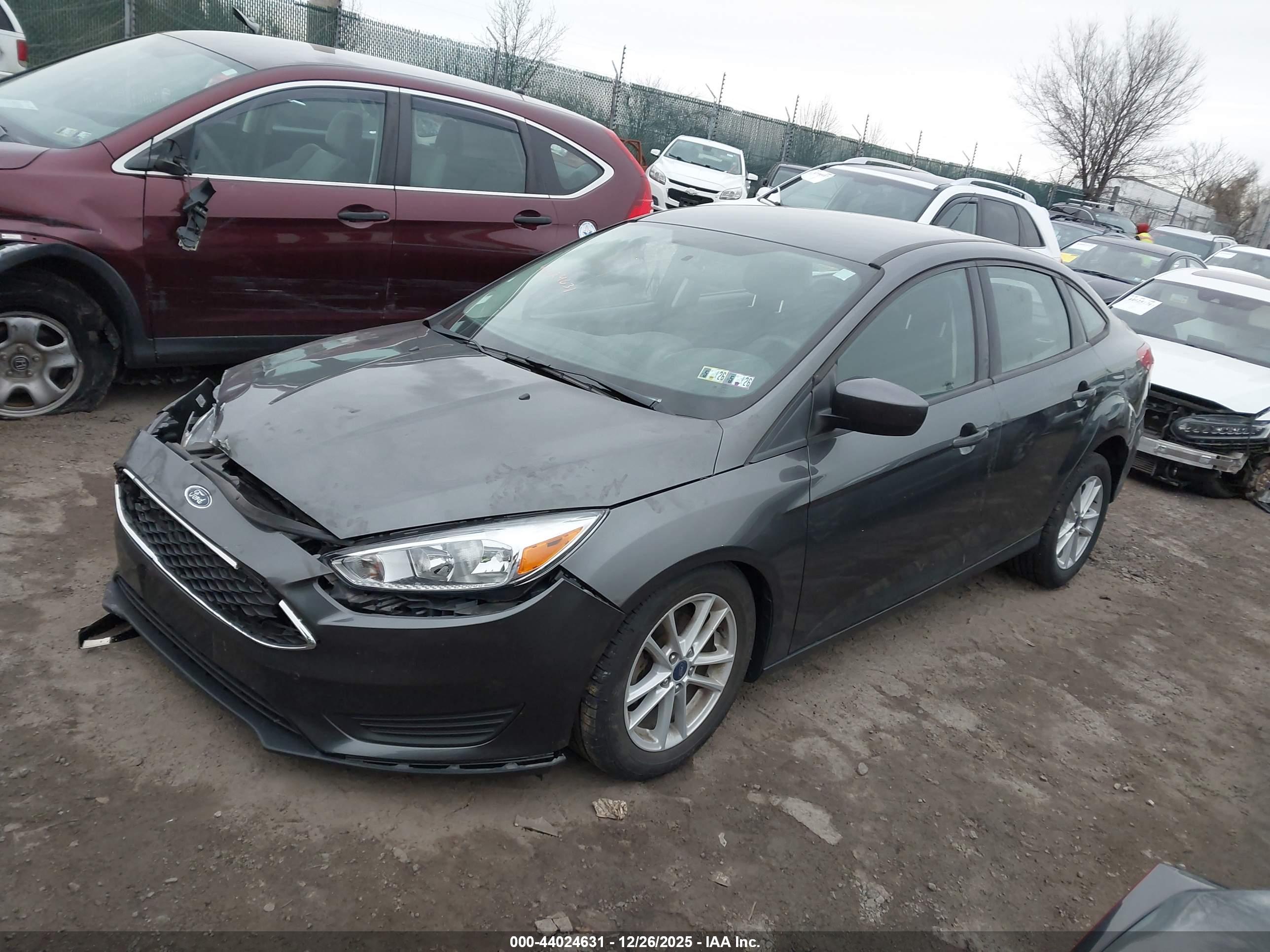 FORD FOCUS image 2