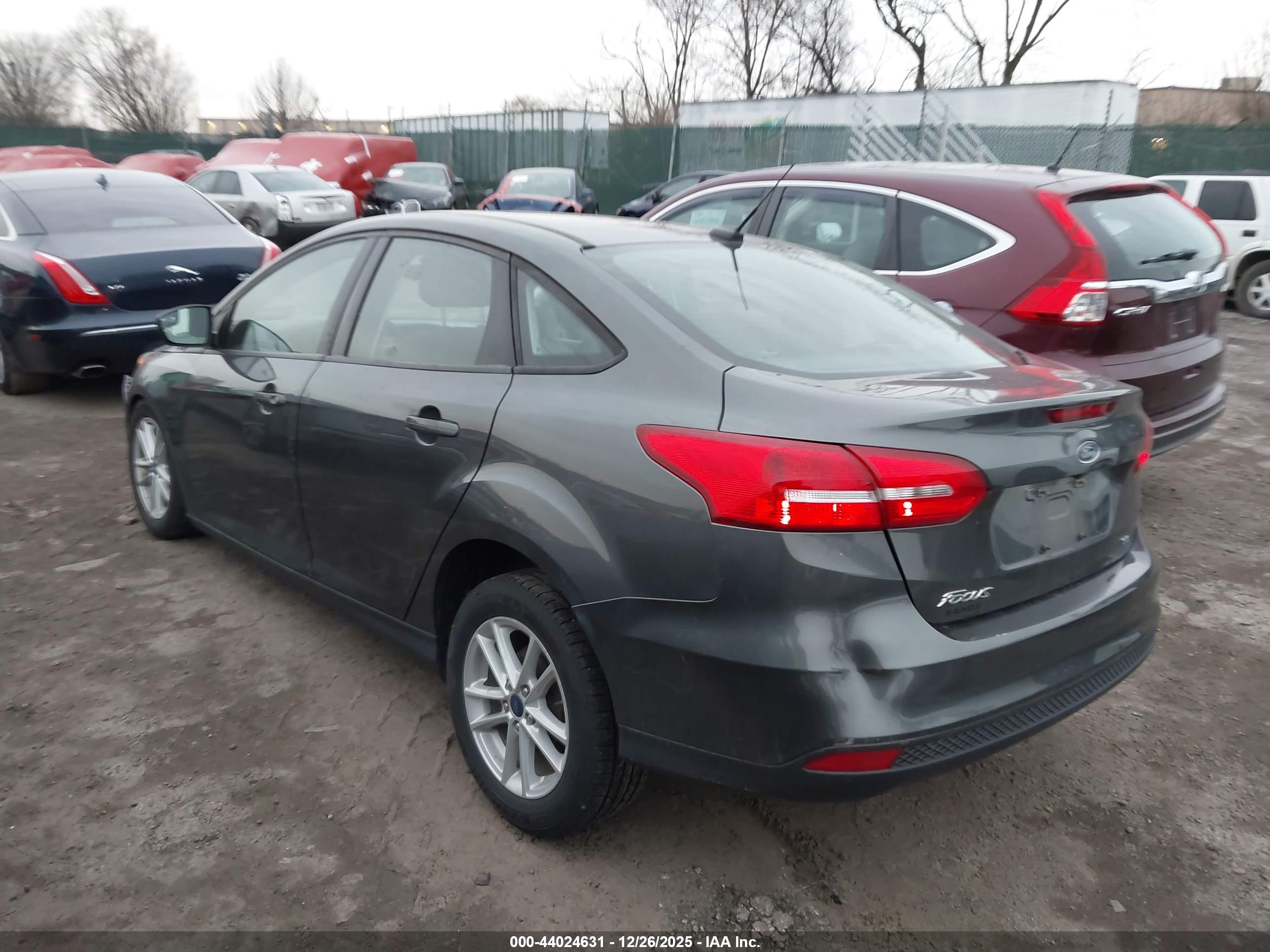 FORD FOCUS image 3