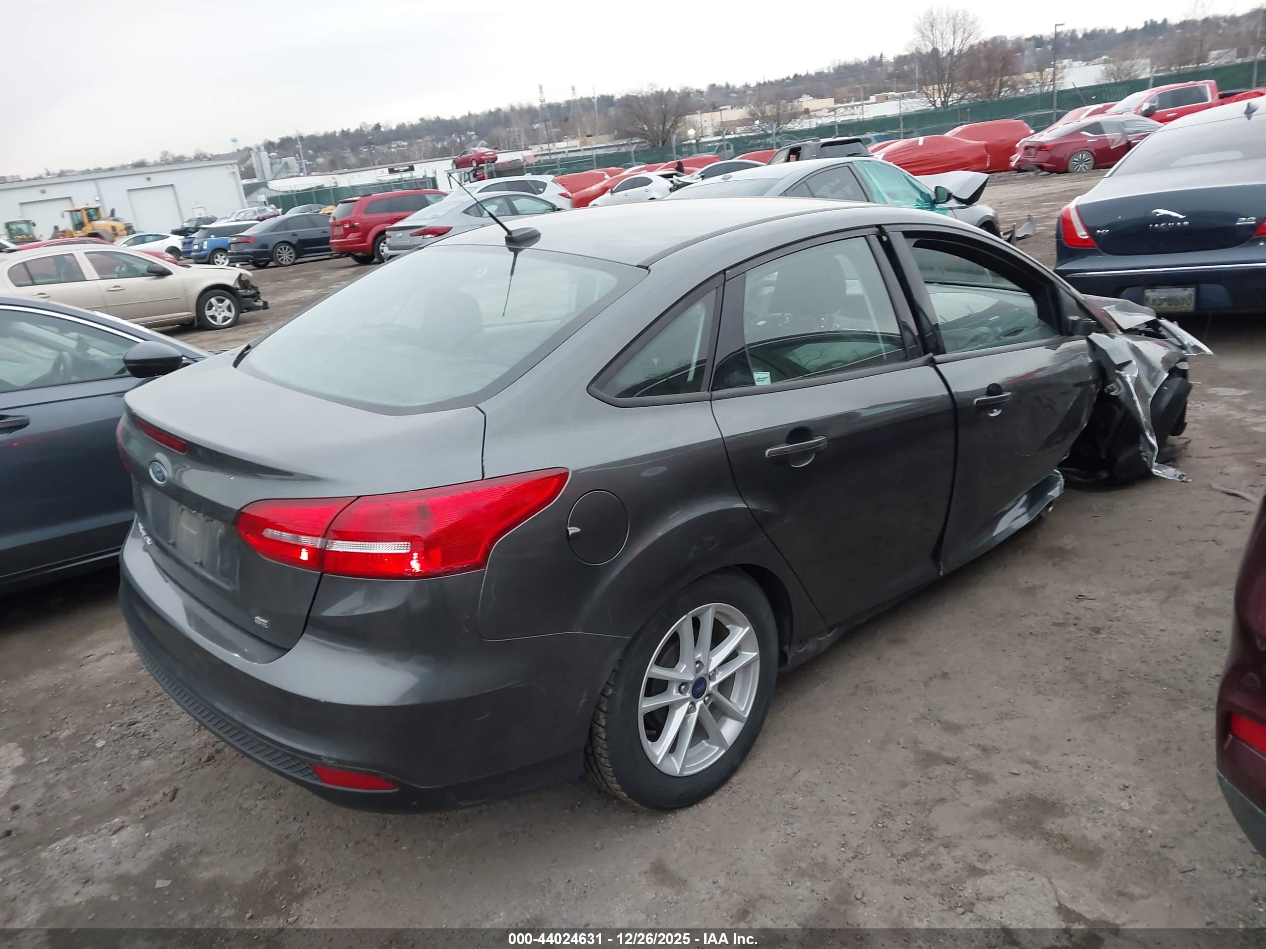 FORD FOCUS image 4