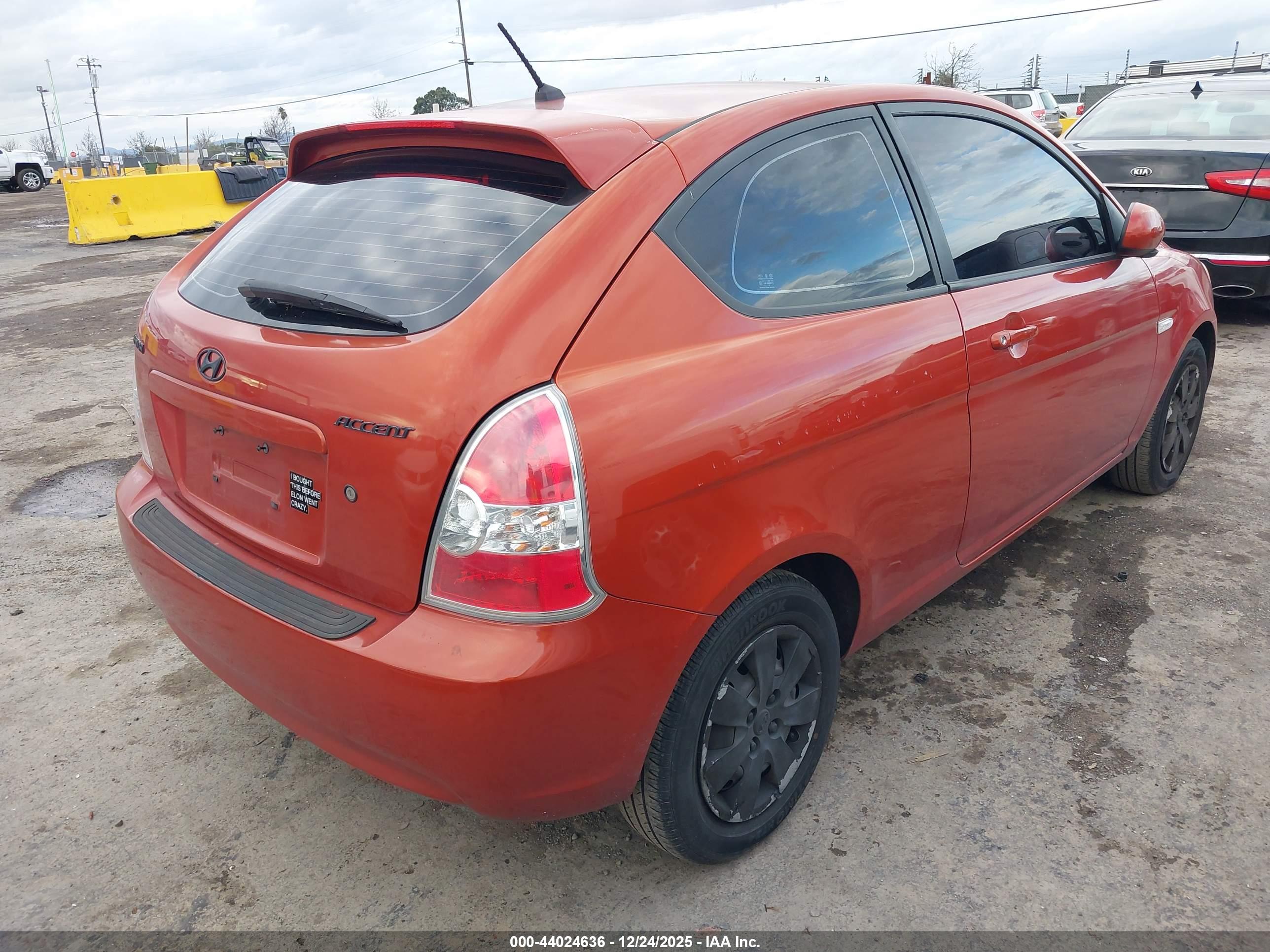 HYUNDAI ACCENT image 4