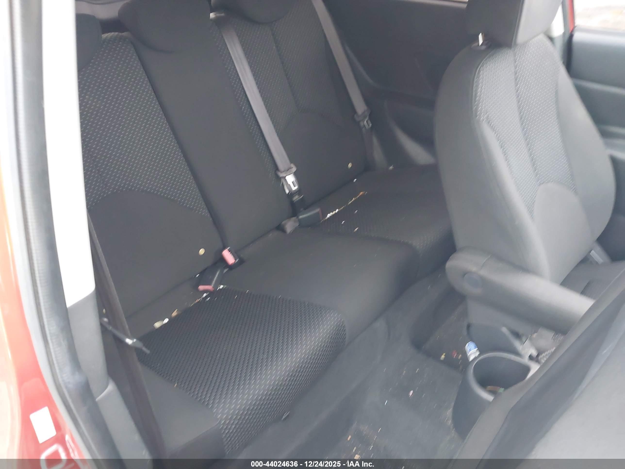 HYUNDAI ACCENT image 8