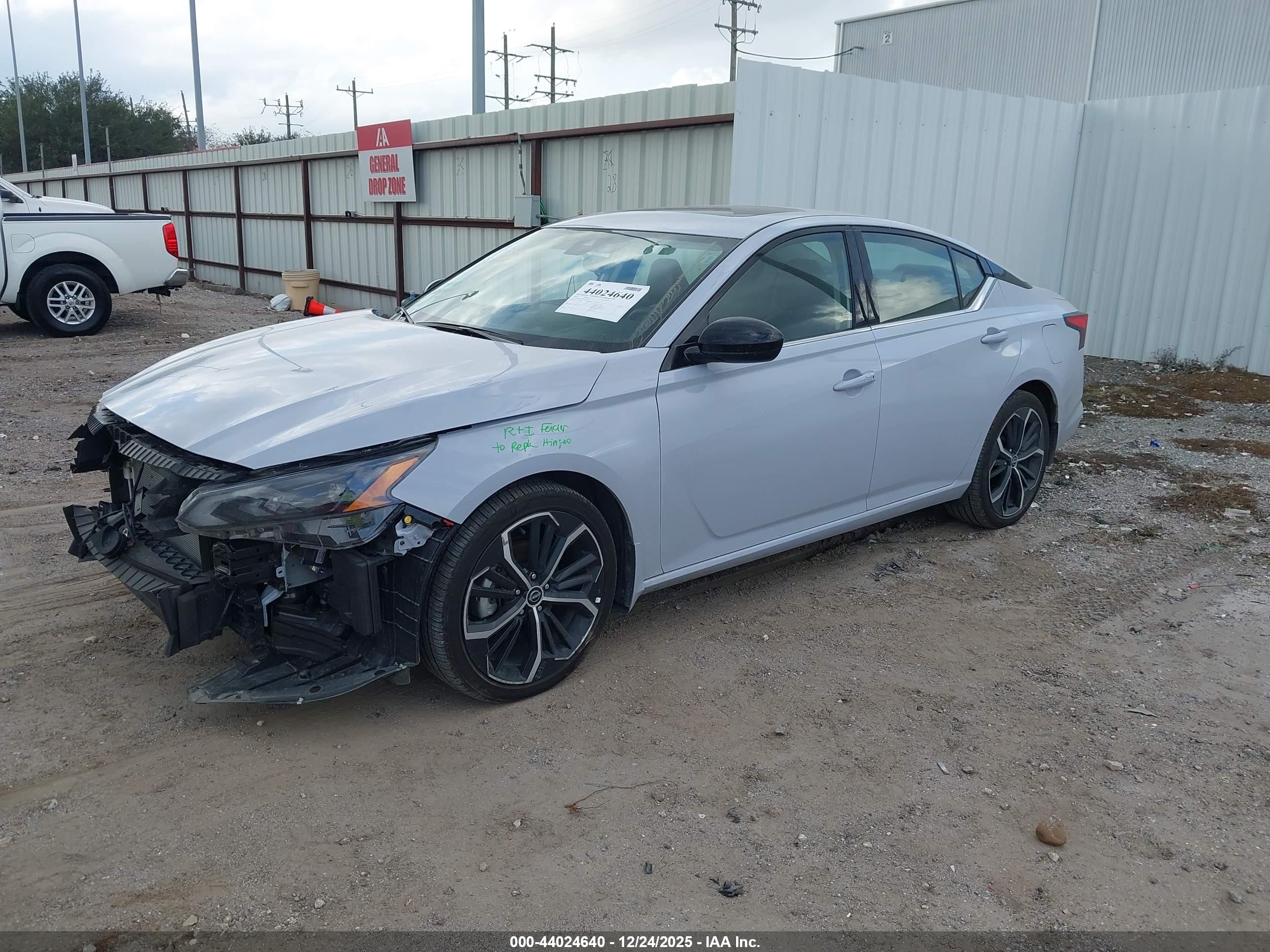 NISSAN ALTIMA image 2