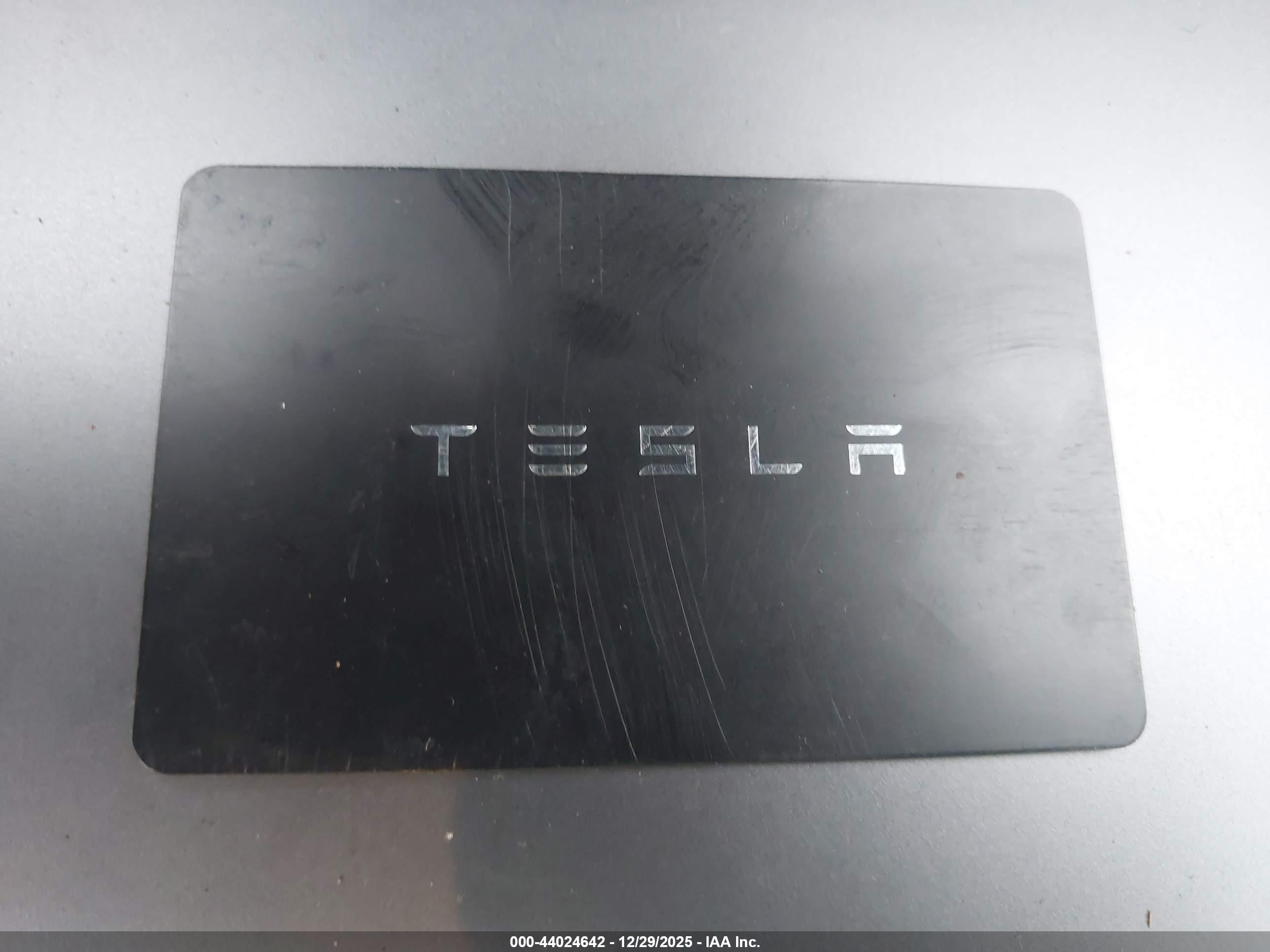 TESLA MODEL image 11