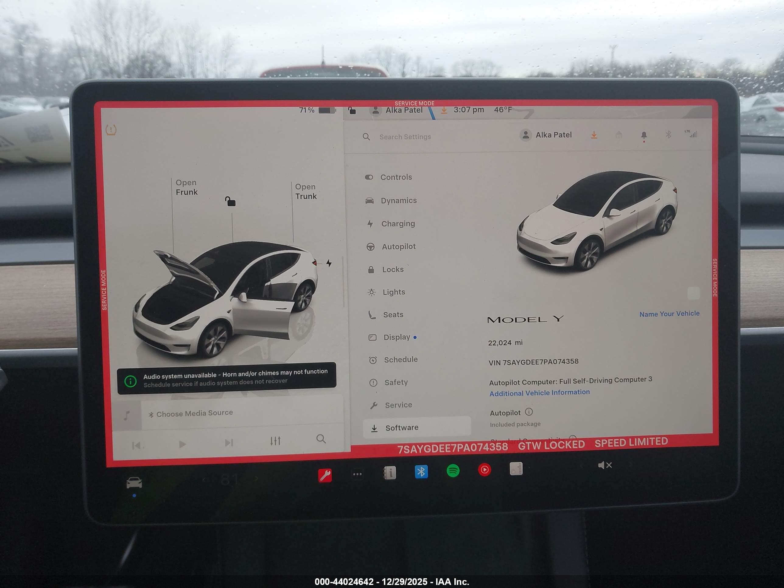 TESLA MODEL image 7