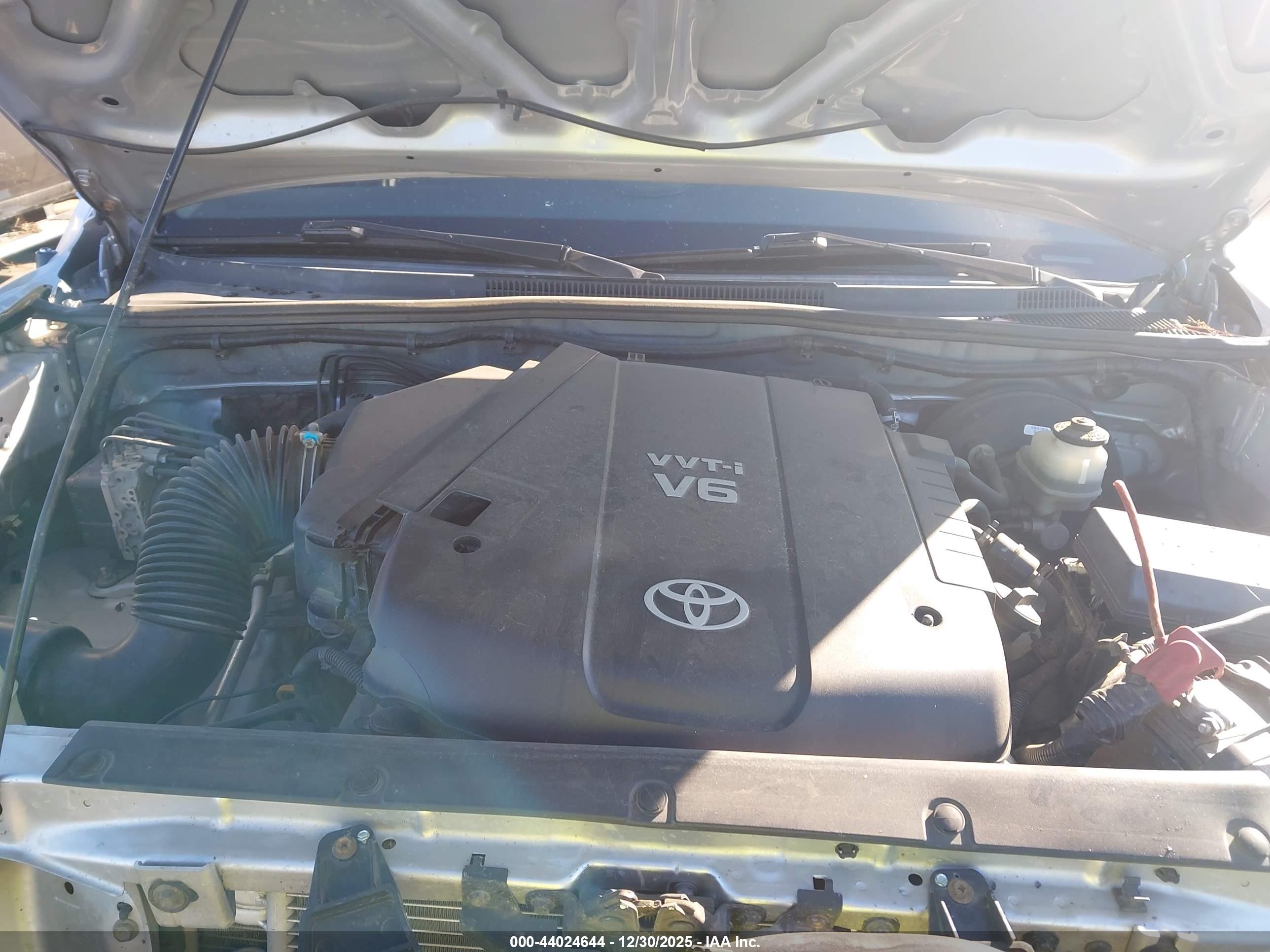 TOYOTA TACOMA image 10
