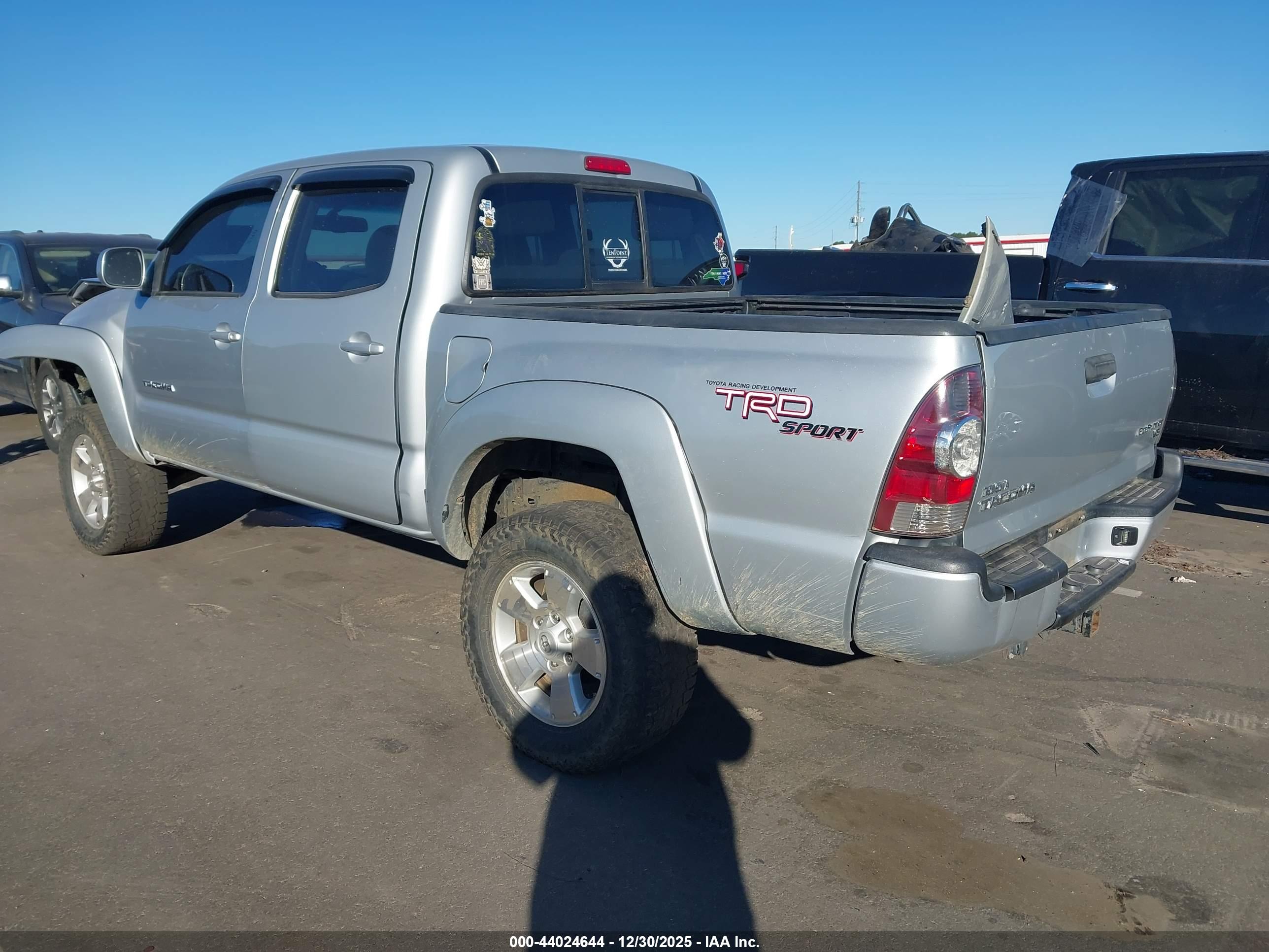 TOYOTA TACOMA image 3