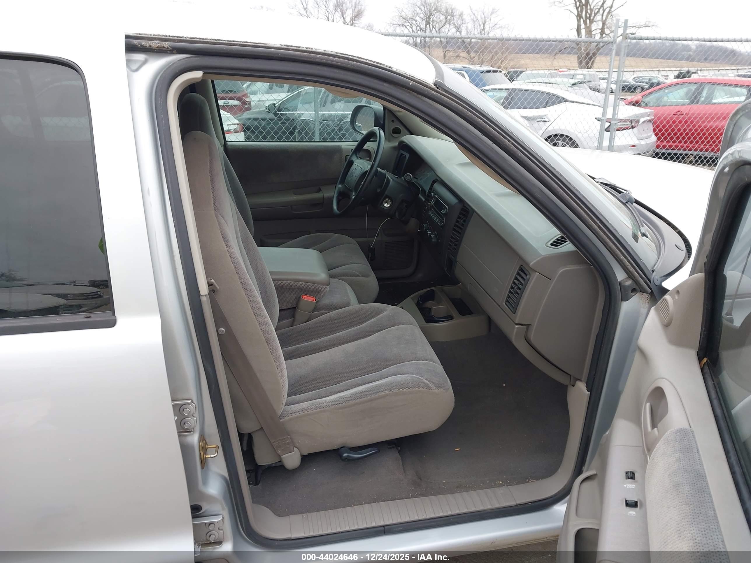 DODGE DAKOTA image 5
