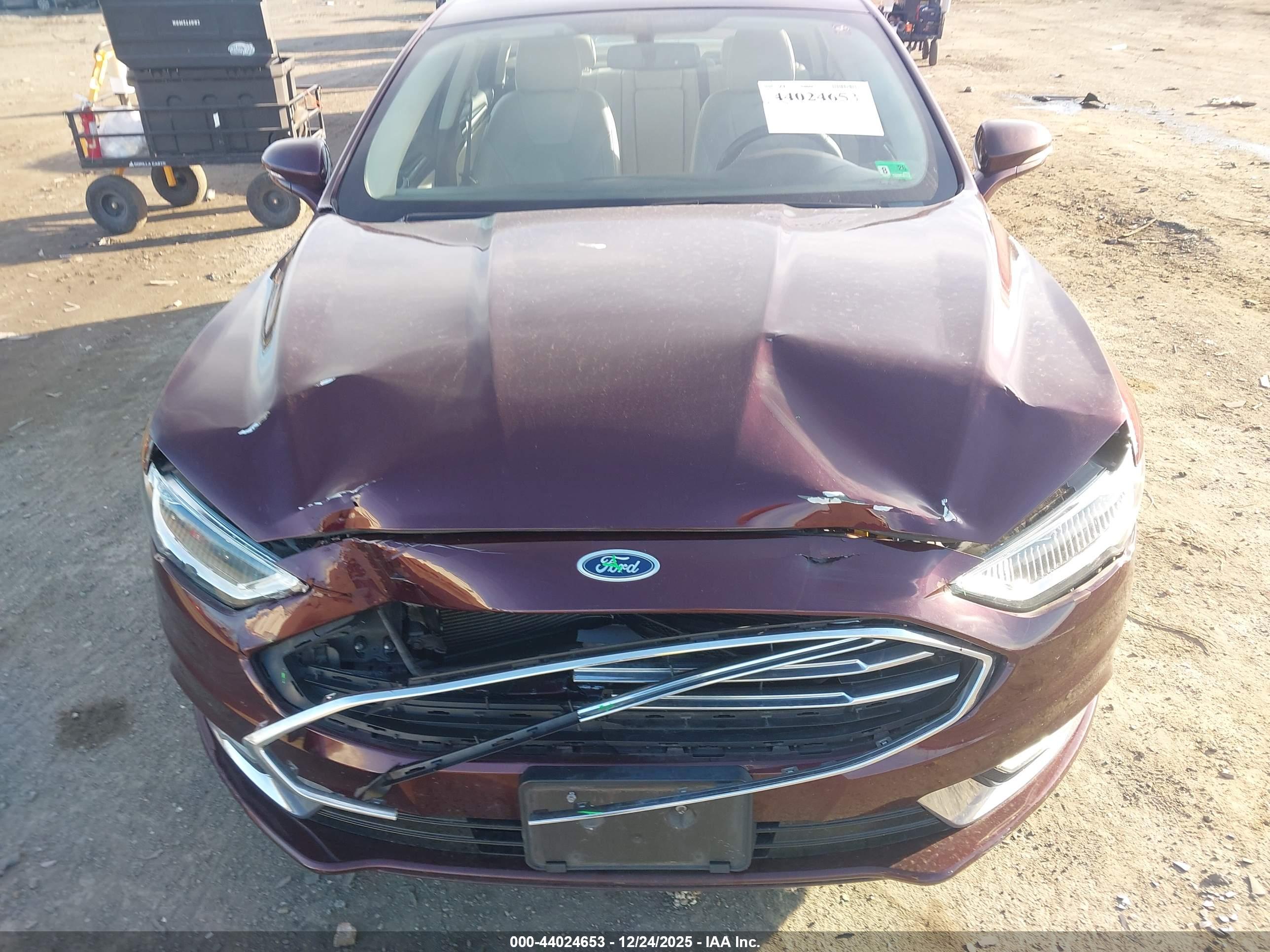 FORD FUSION image 6