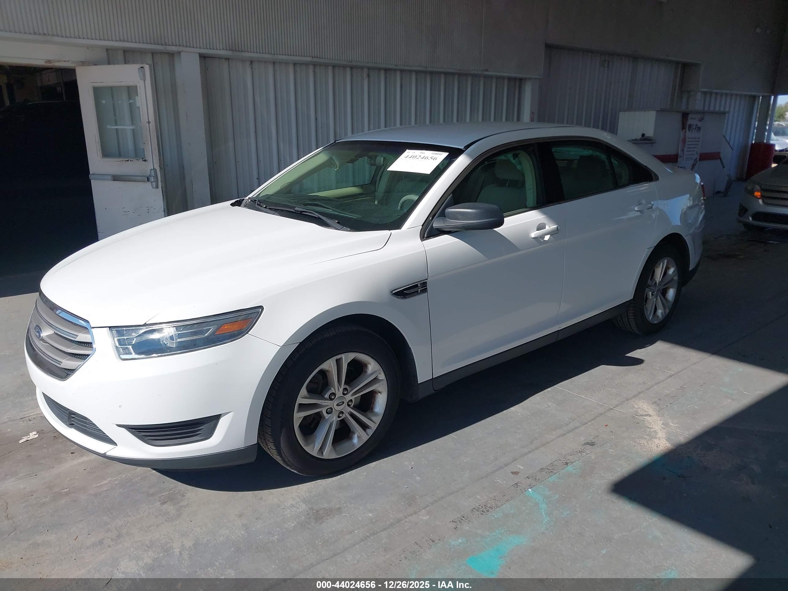 FORD TAURUS image 2