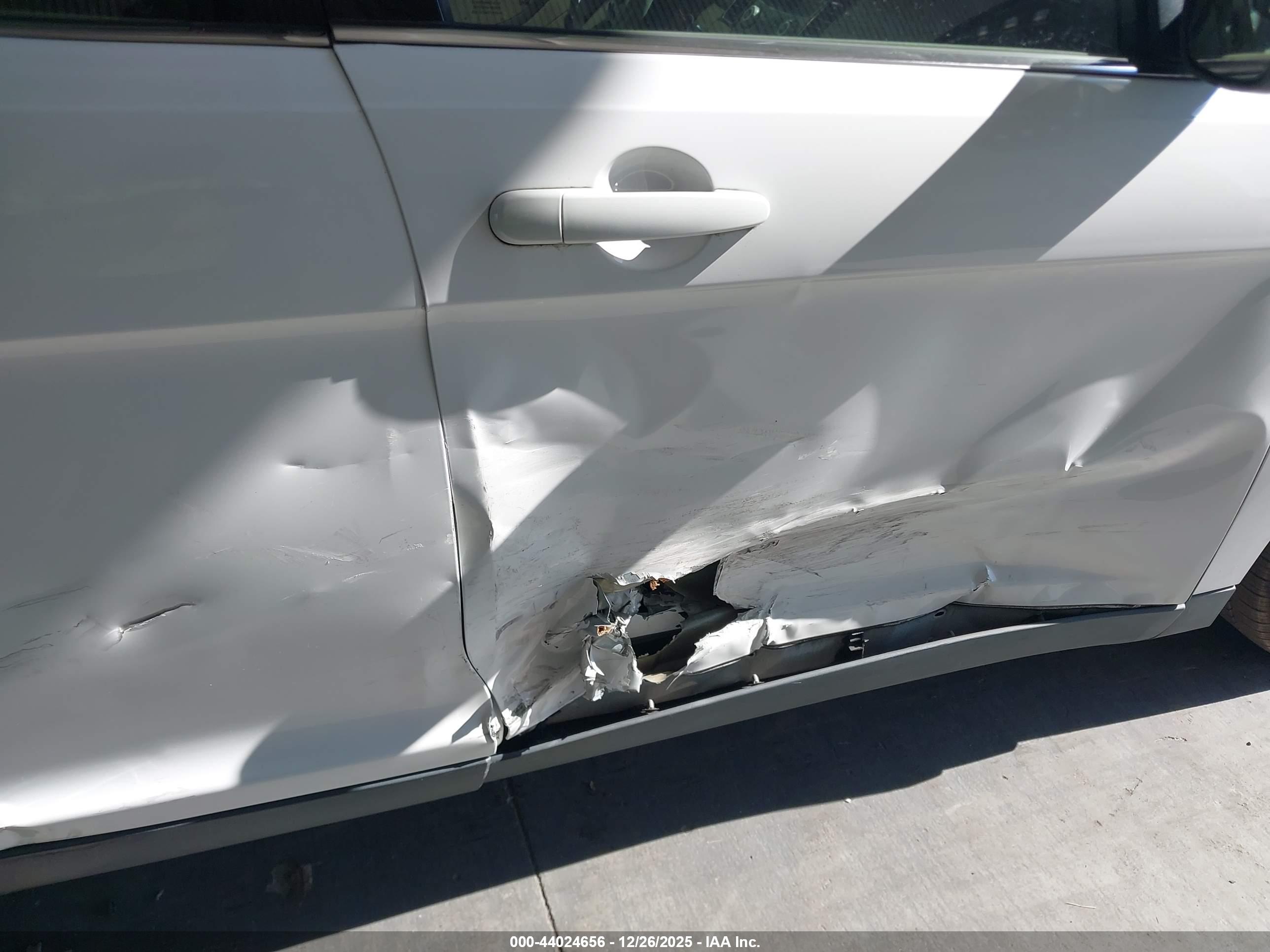 FORD TAURUS image 6