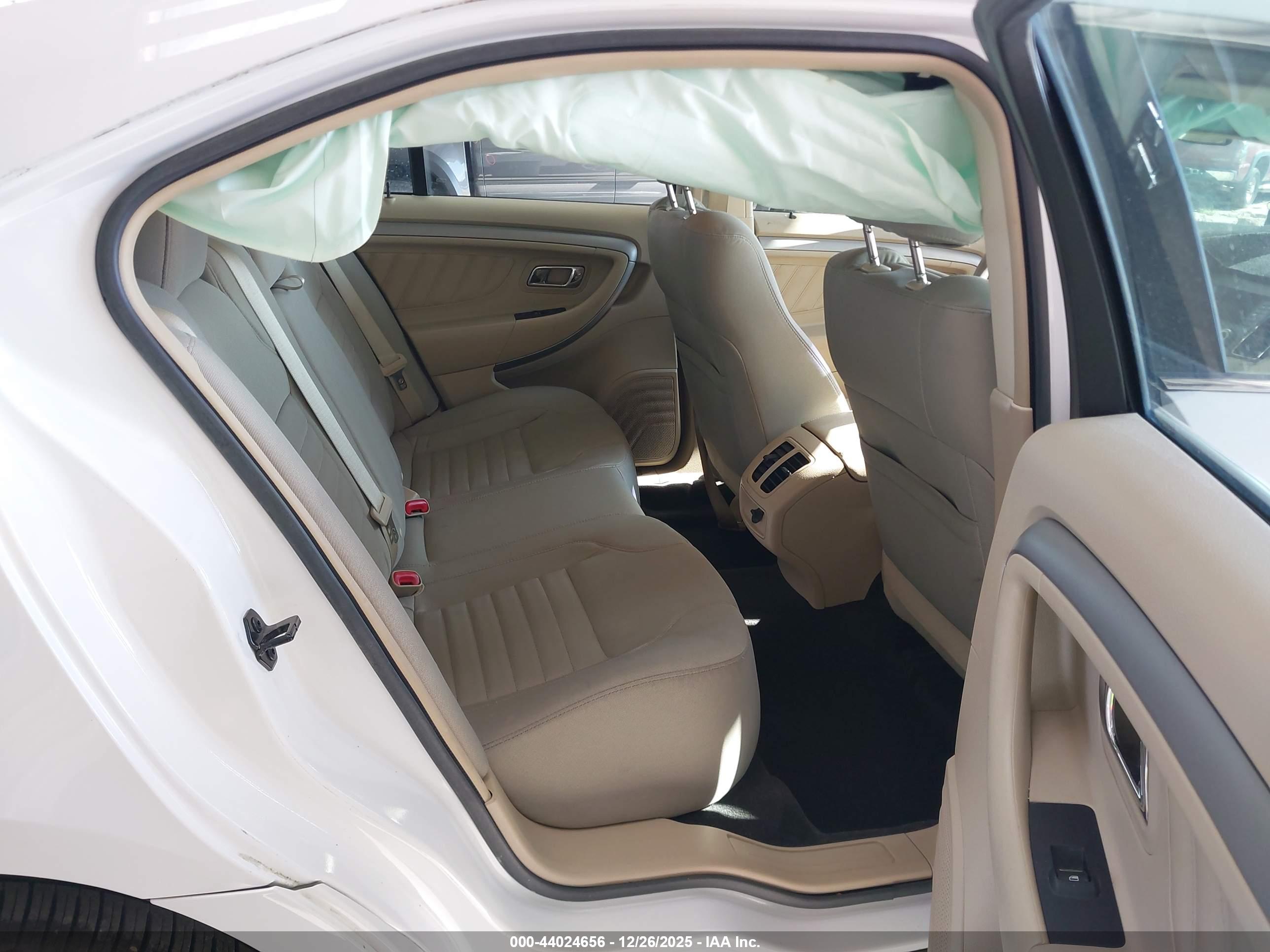 FORD TAURUS image 8