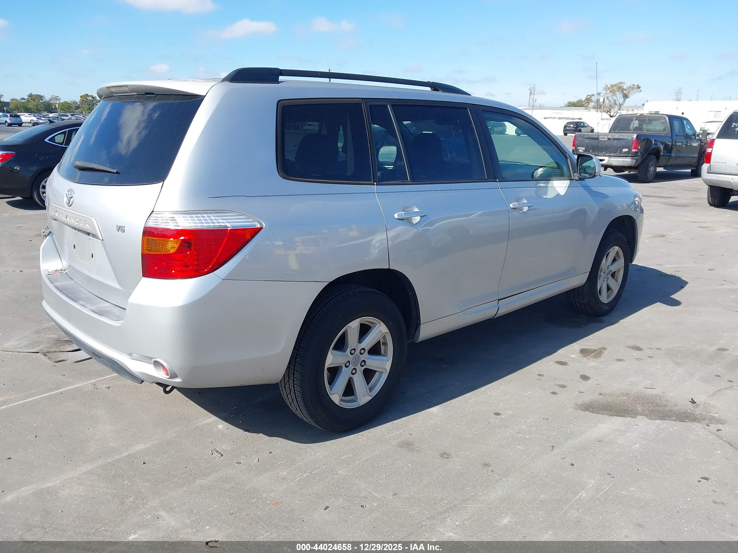 TOYOTA HIGHLANDER image 4