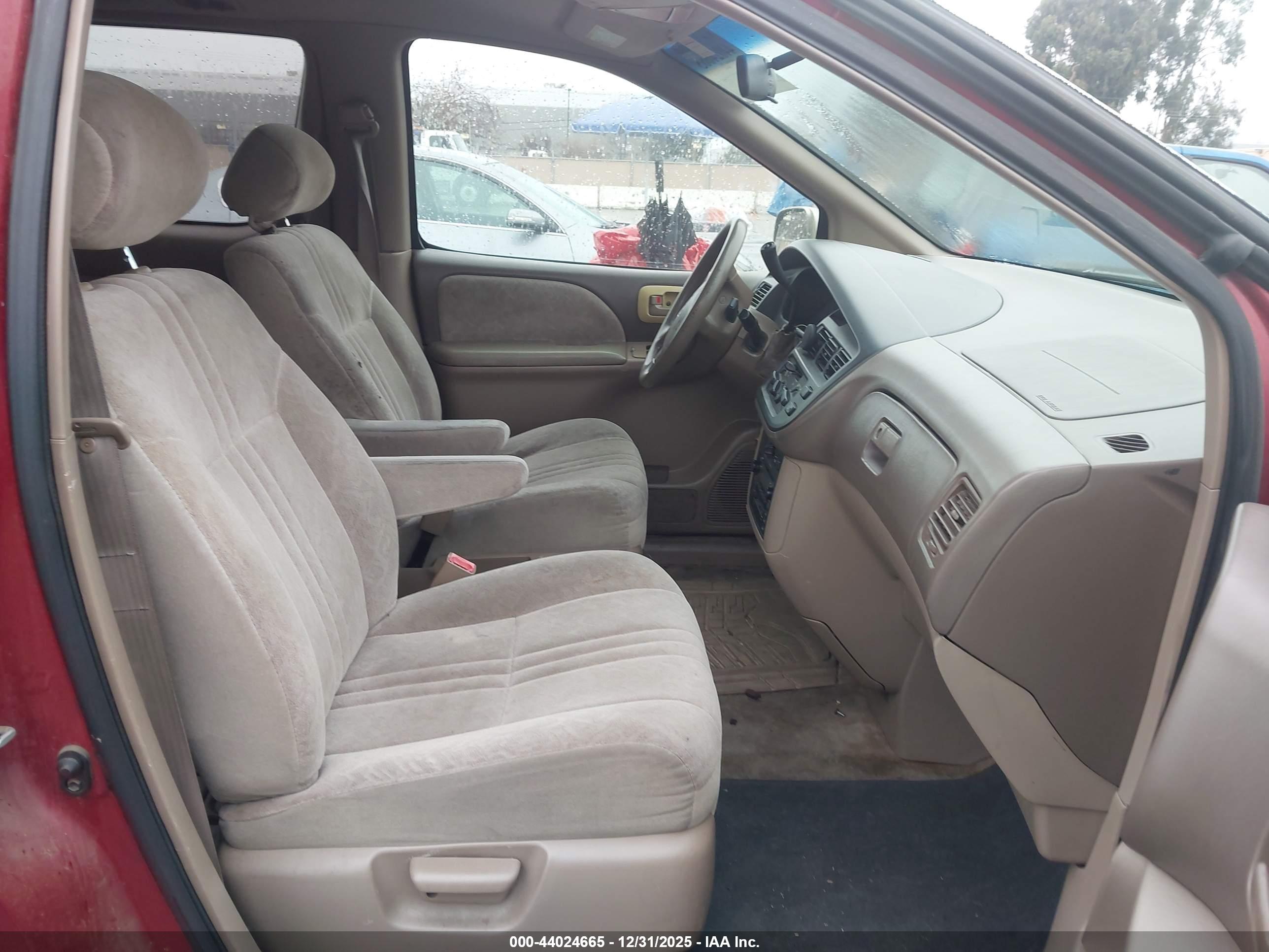 TOYOTA SIENNA image 5