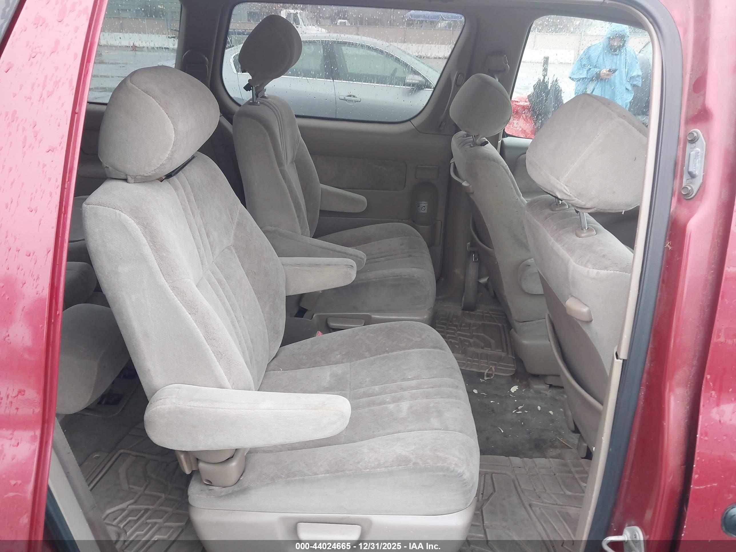 TOYOTA SIENNA image 8