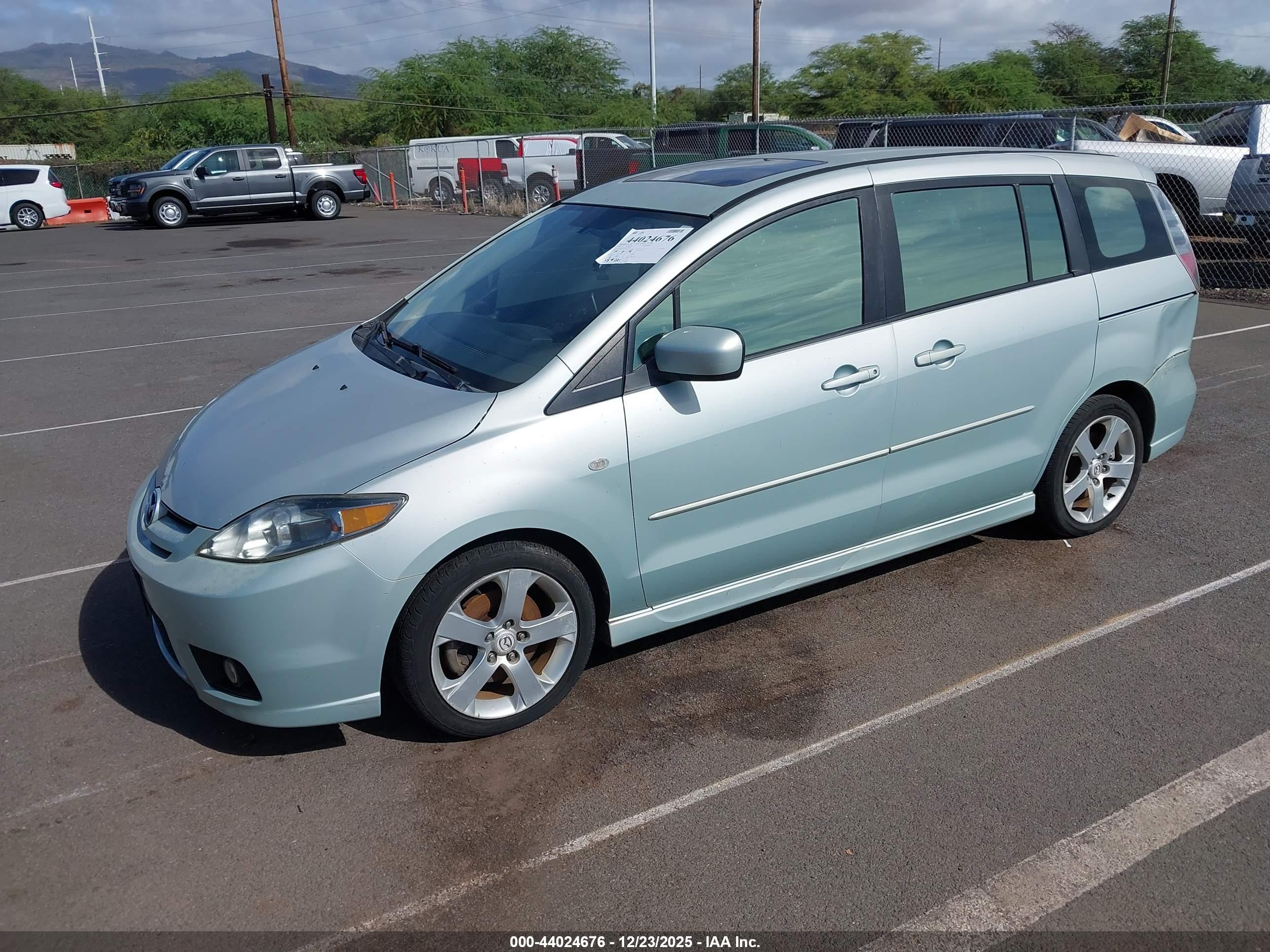 MAZDA MAZDA5 image 2