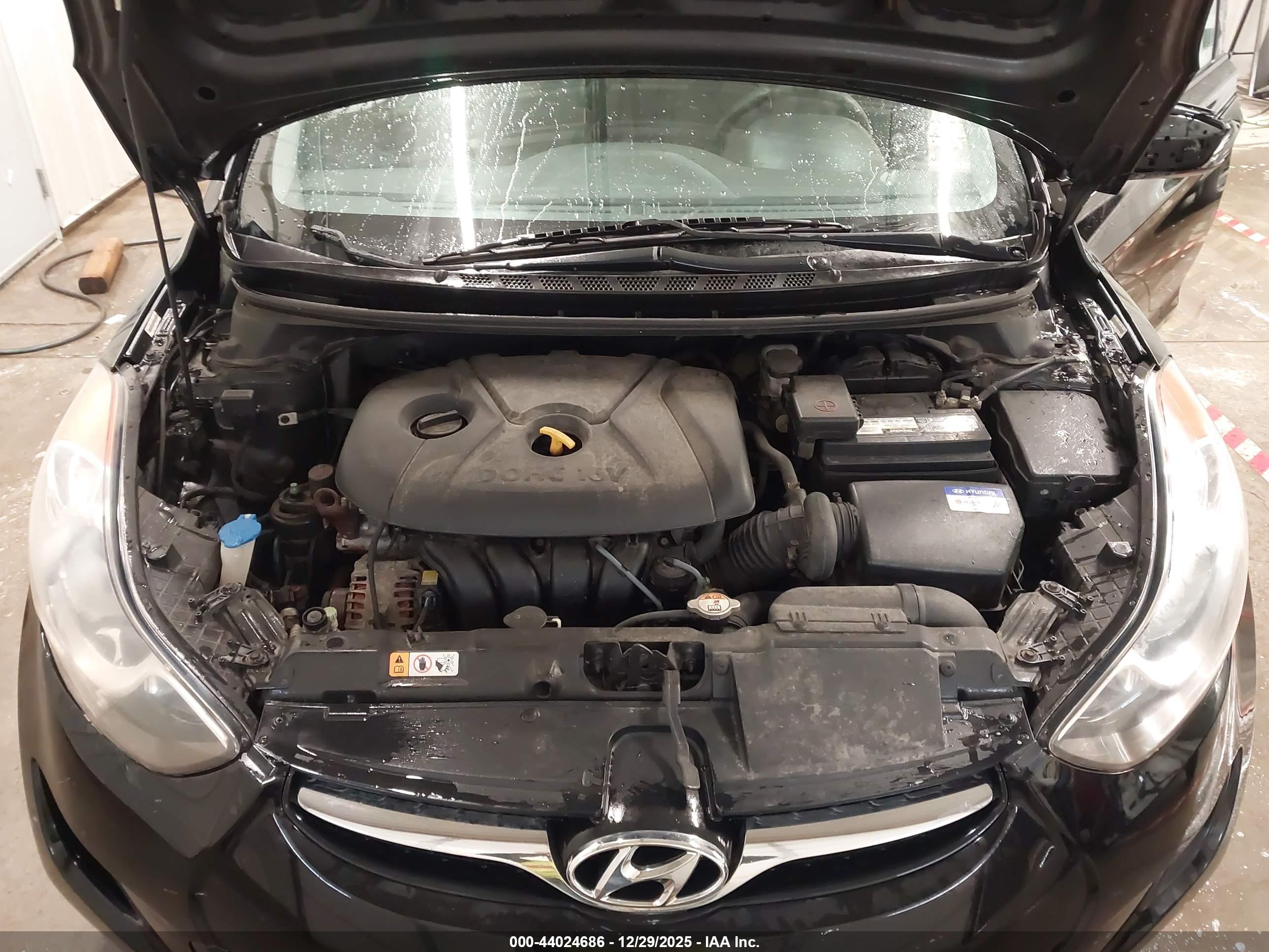 HYUNDAI ELANTRA image 10
