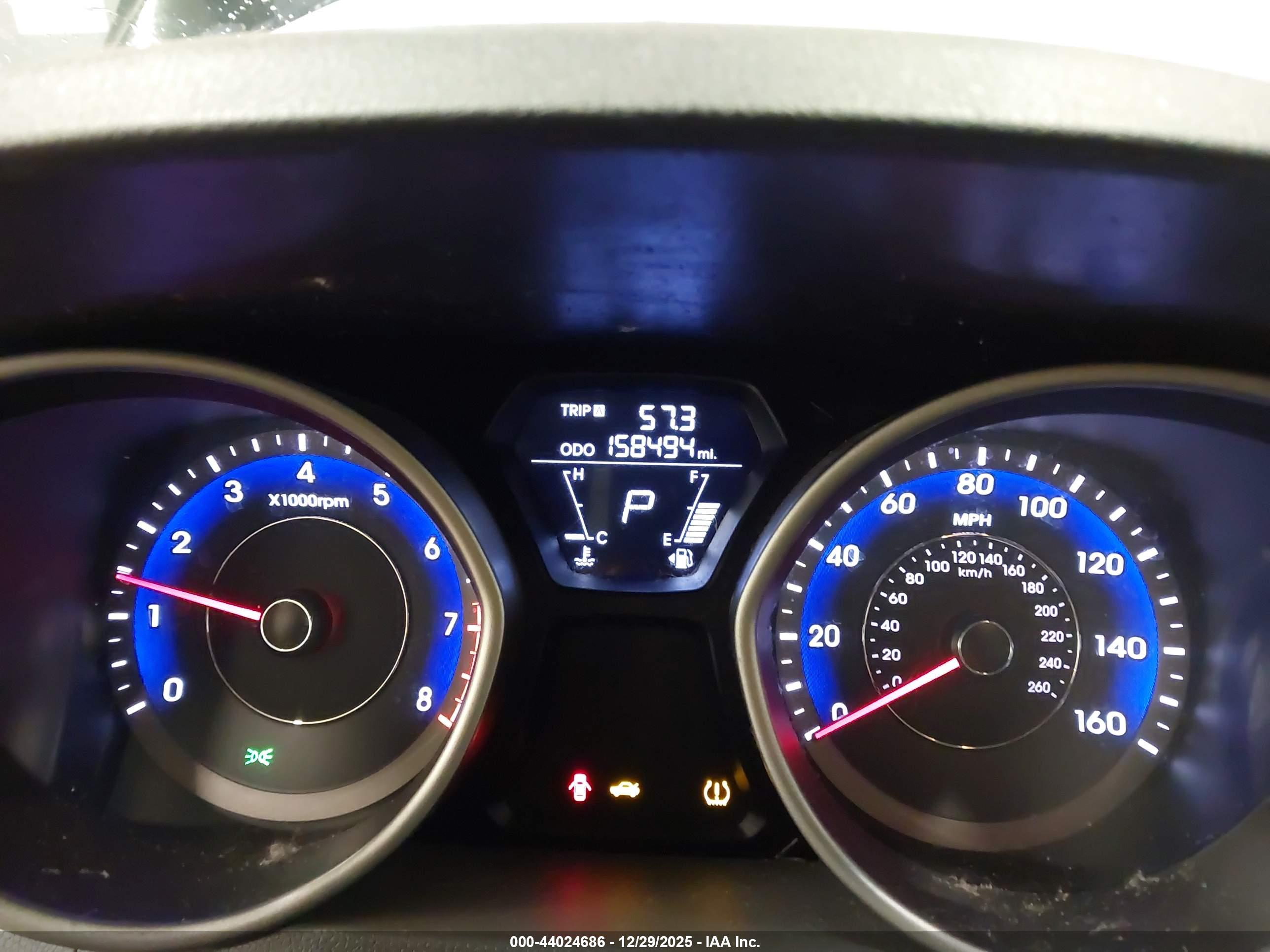HYUNDAI ELANTRA image 7