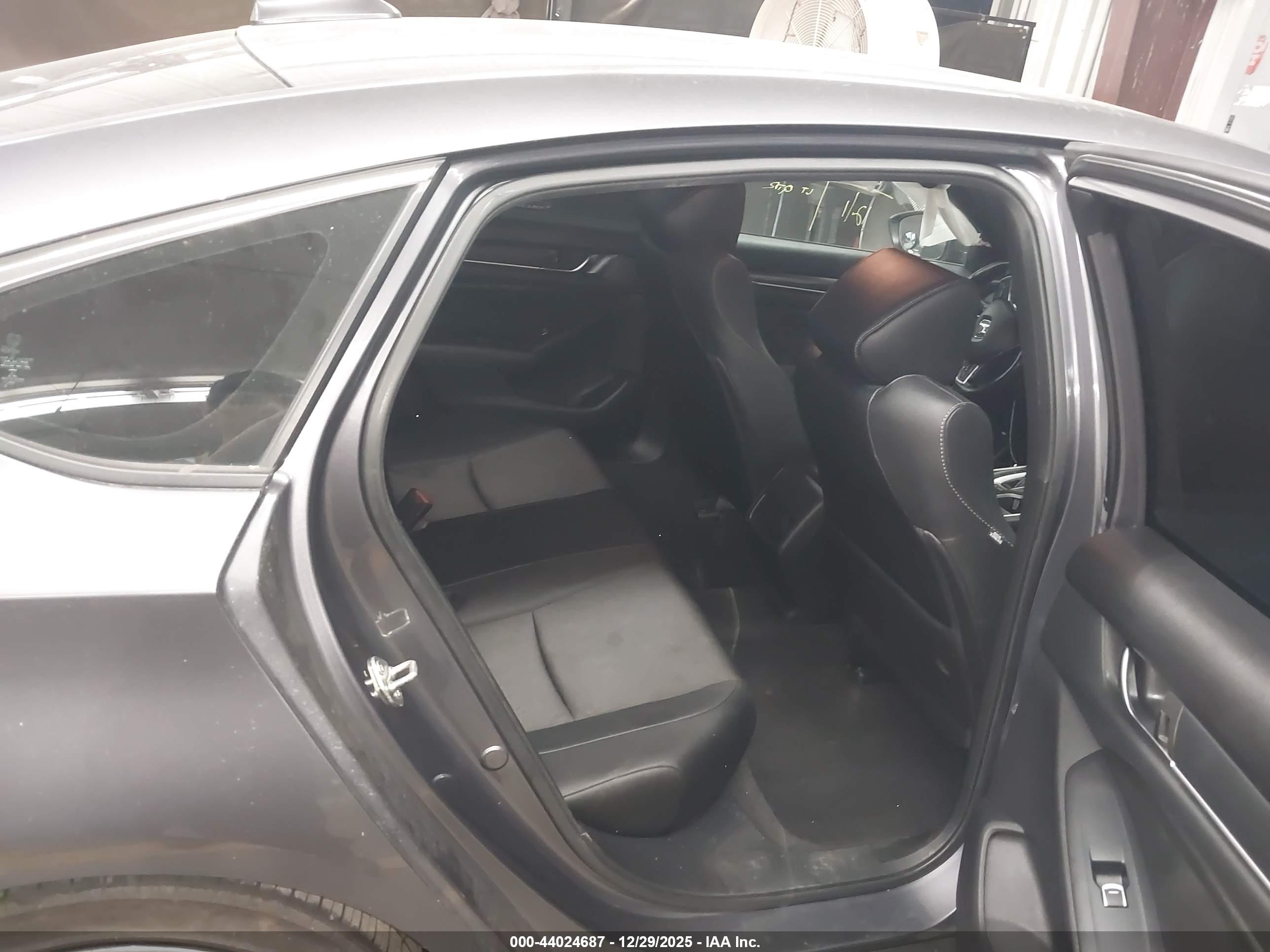 HONDA ACCORD image 8