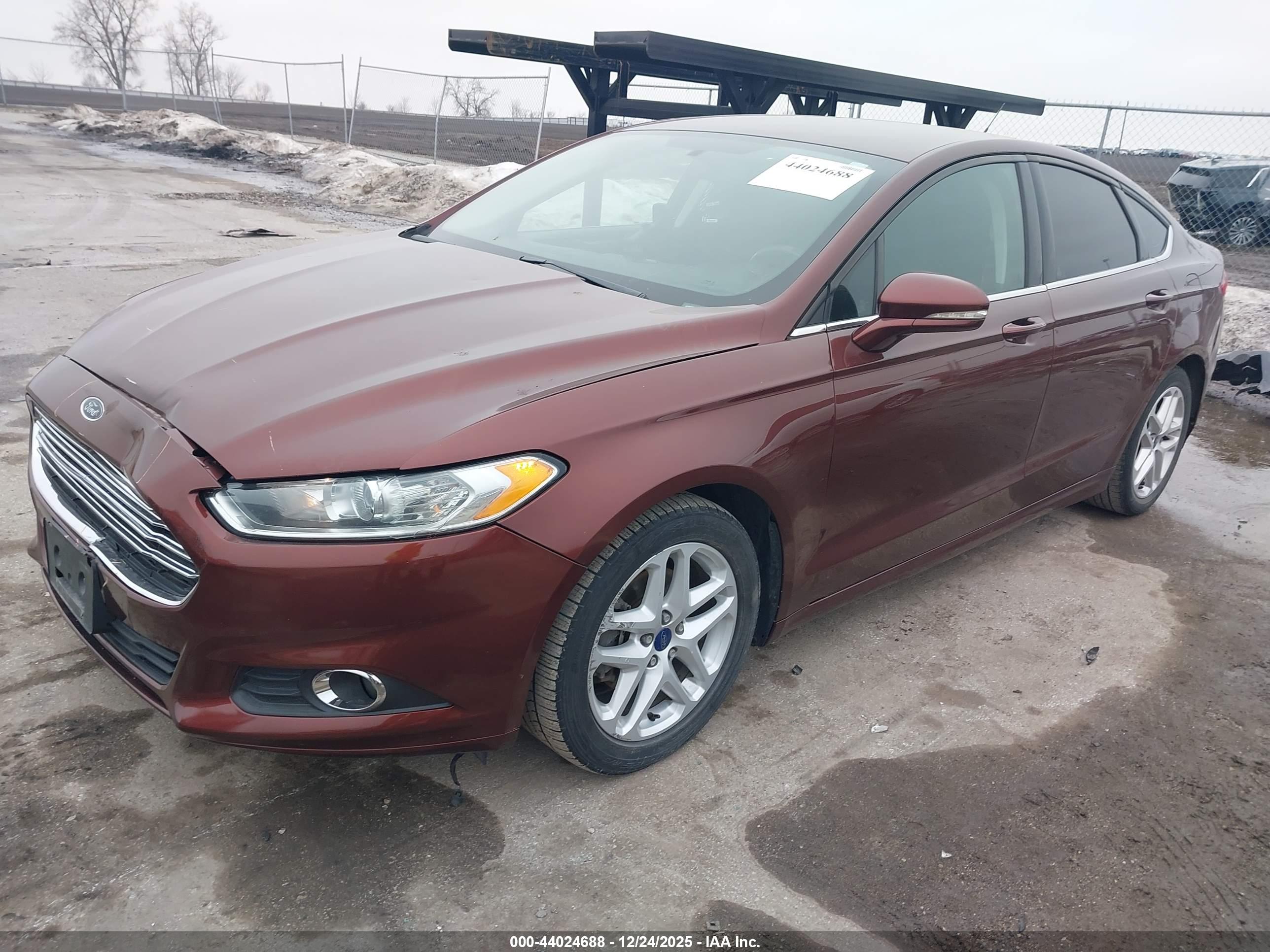 FORD FUSION image 2