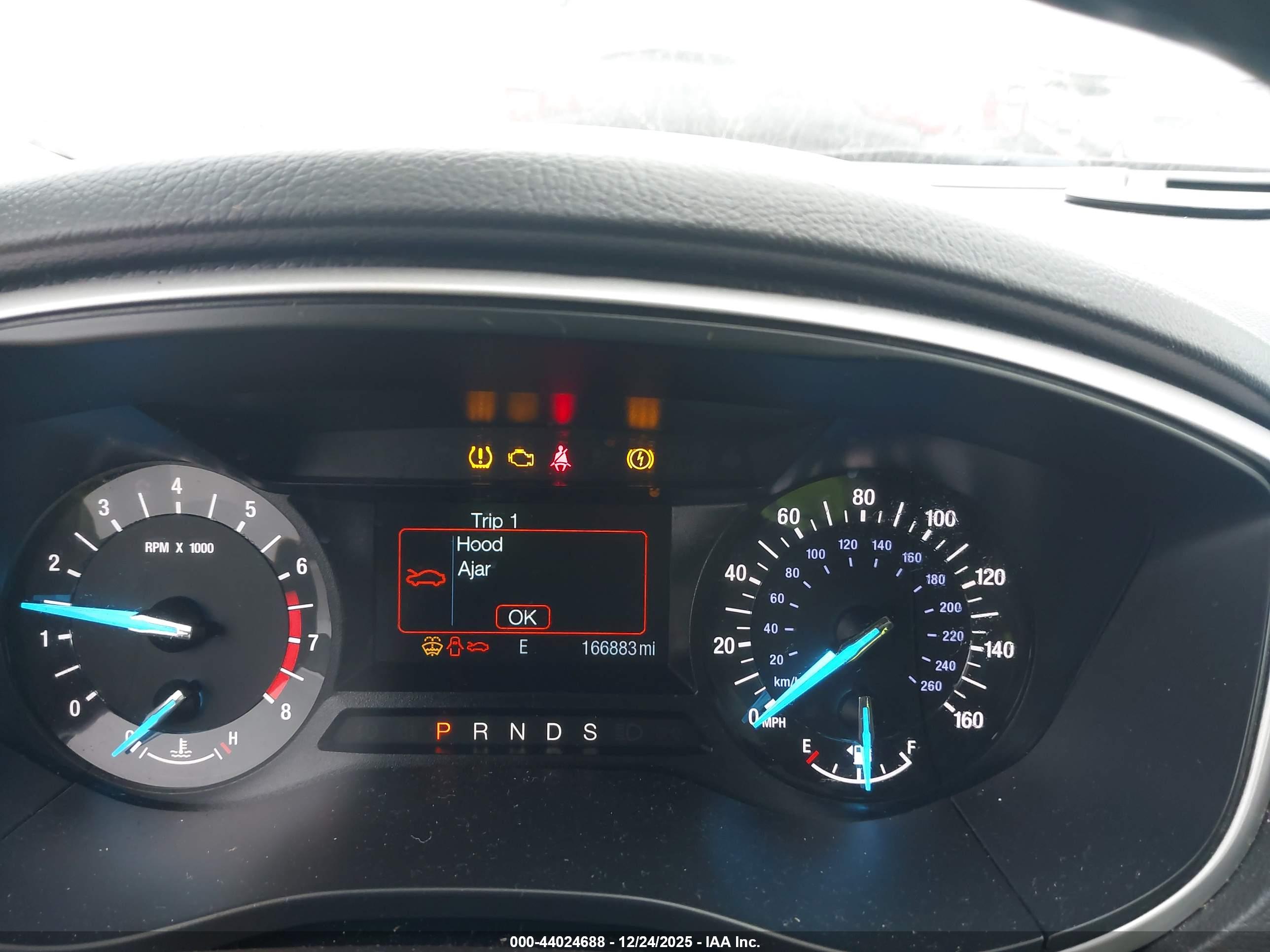 FORD FUSION image 7