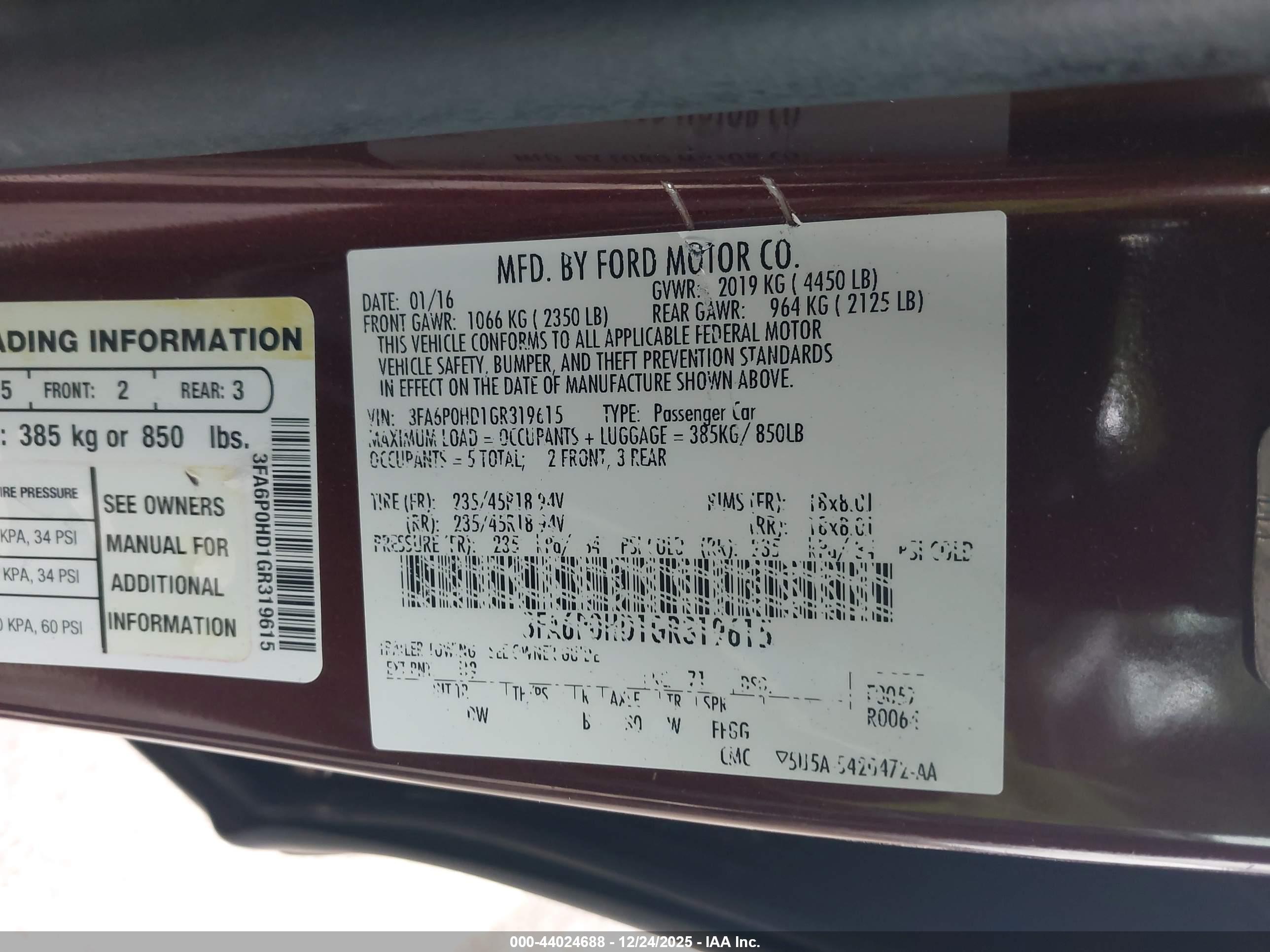 FORD FUSION image 9
