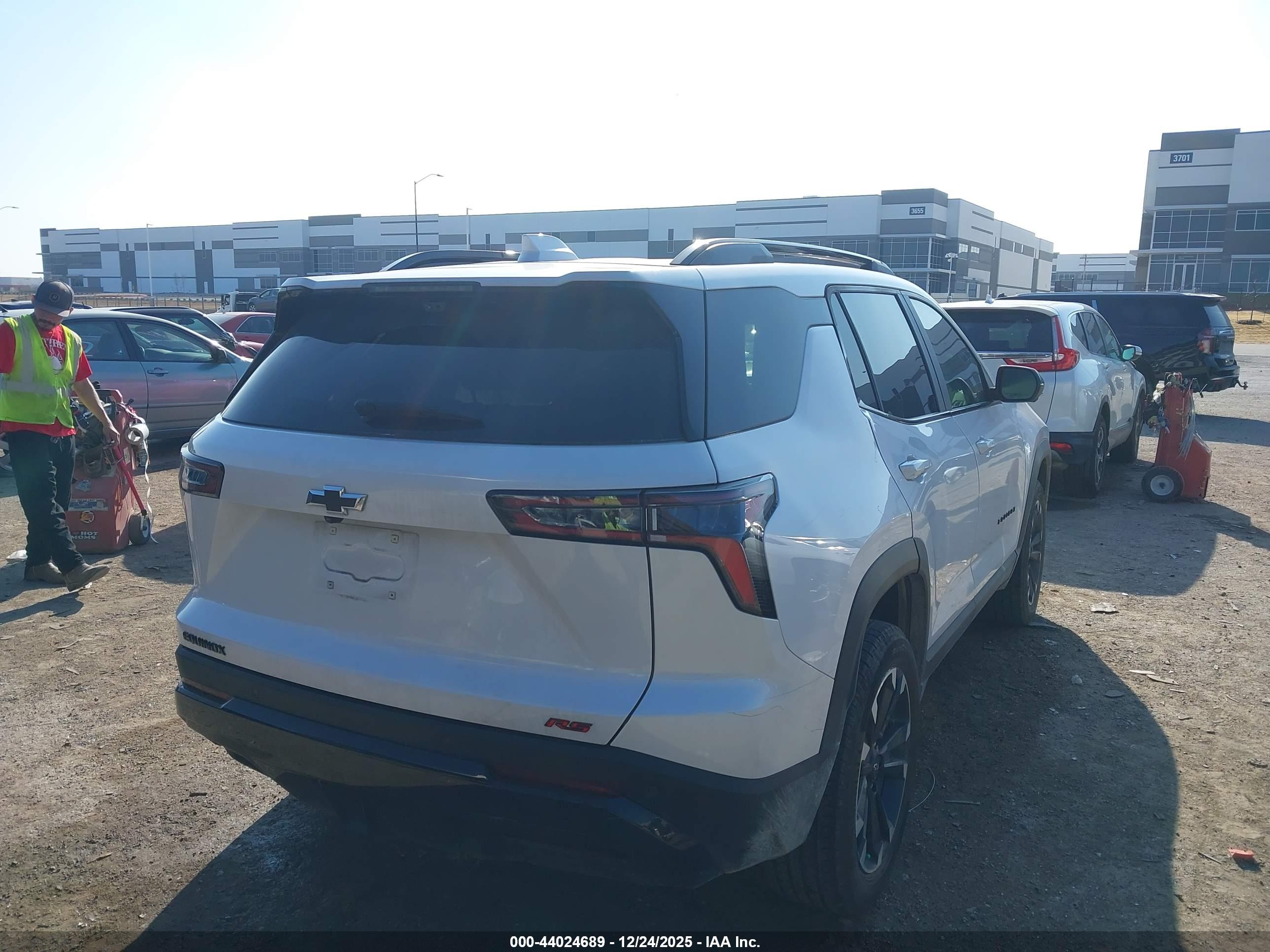 CHEVROLET EQUINOX image 4