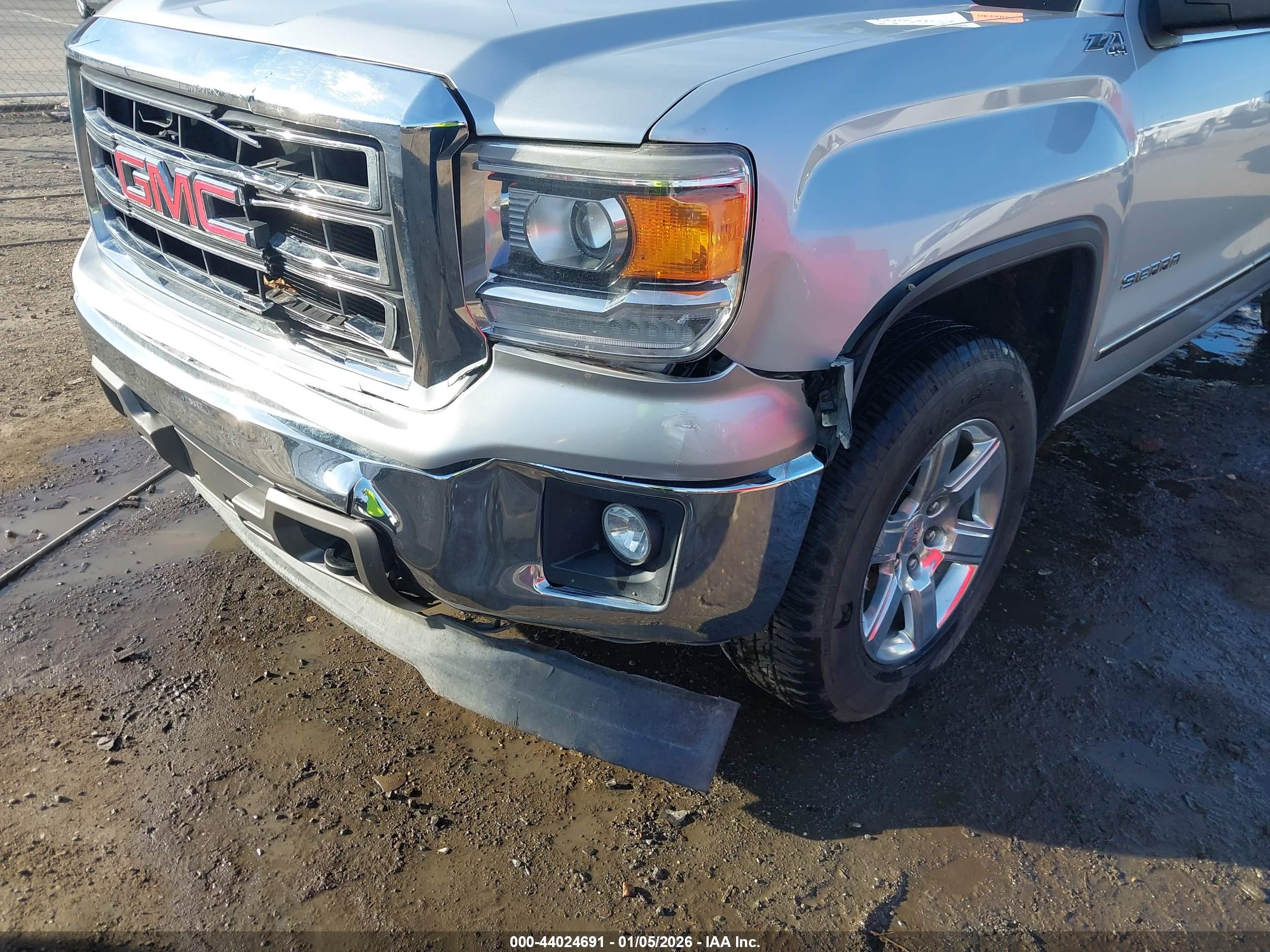 GMC SIERRA image 6