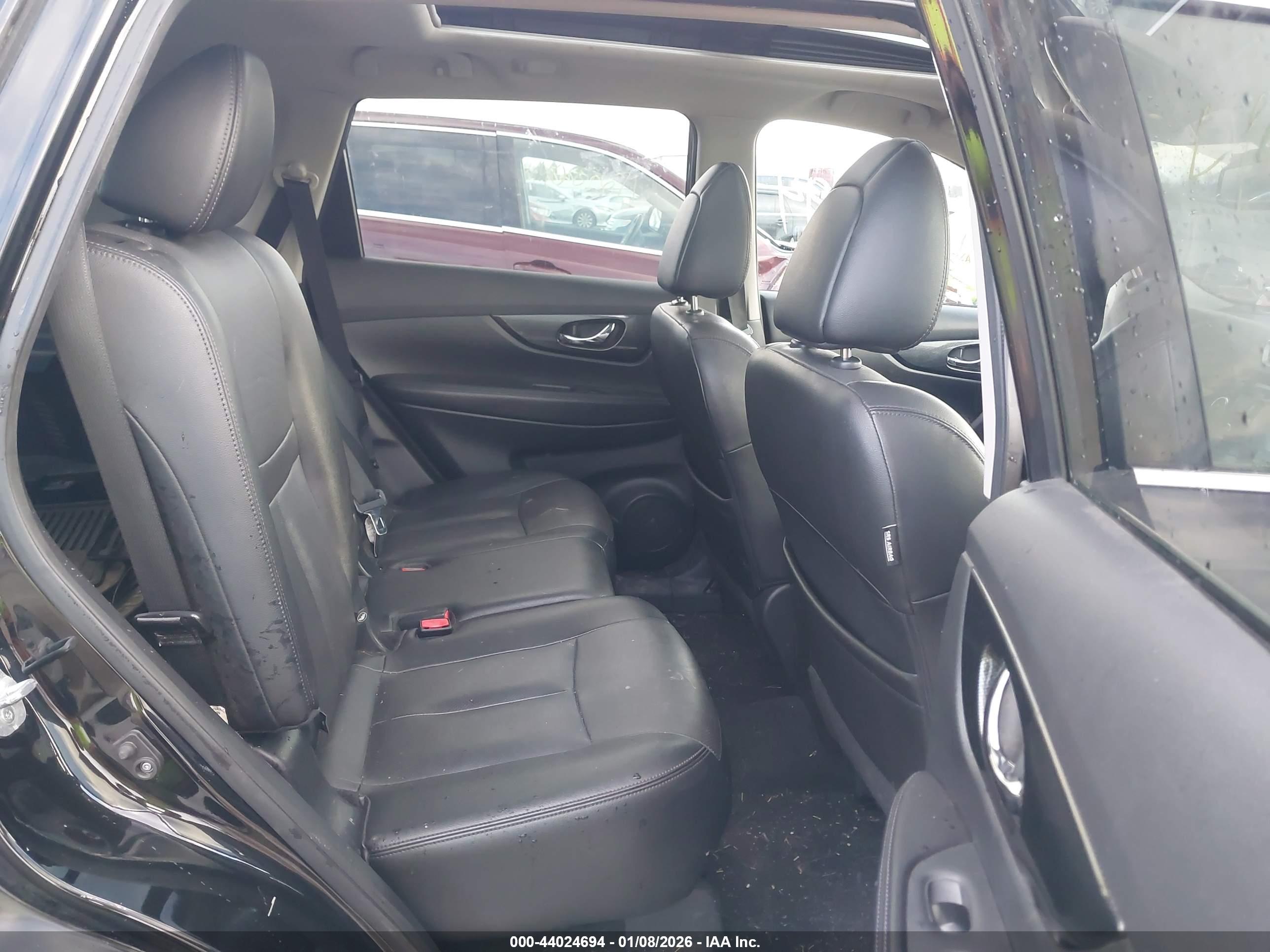 NISSAN ROGUE image 8