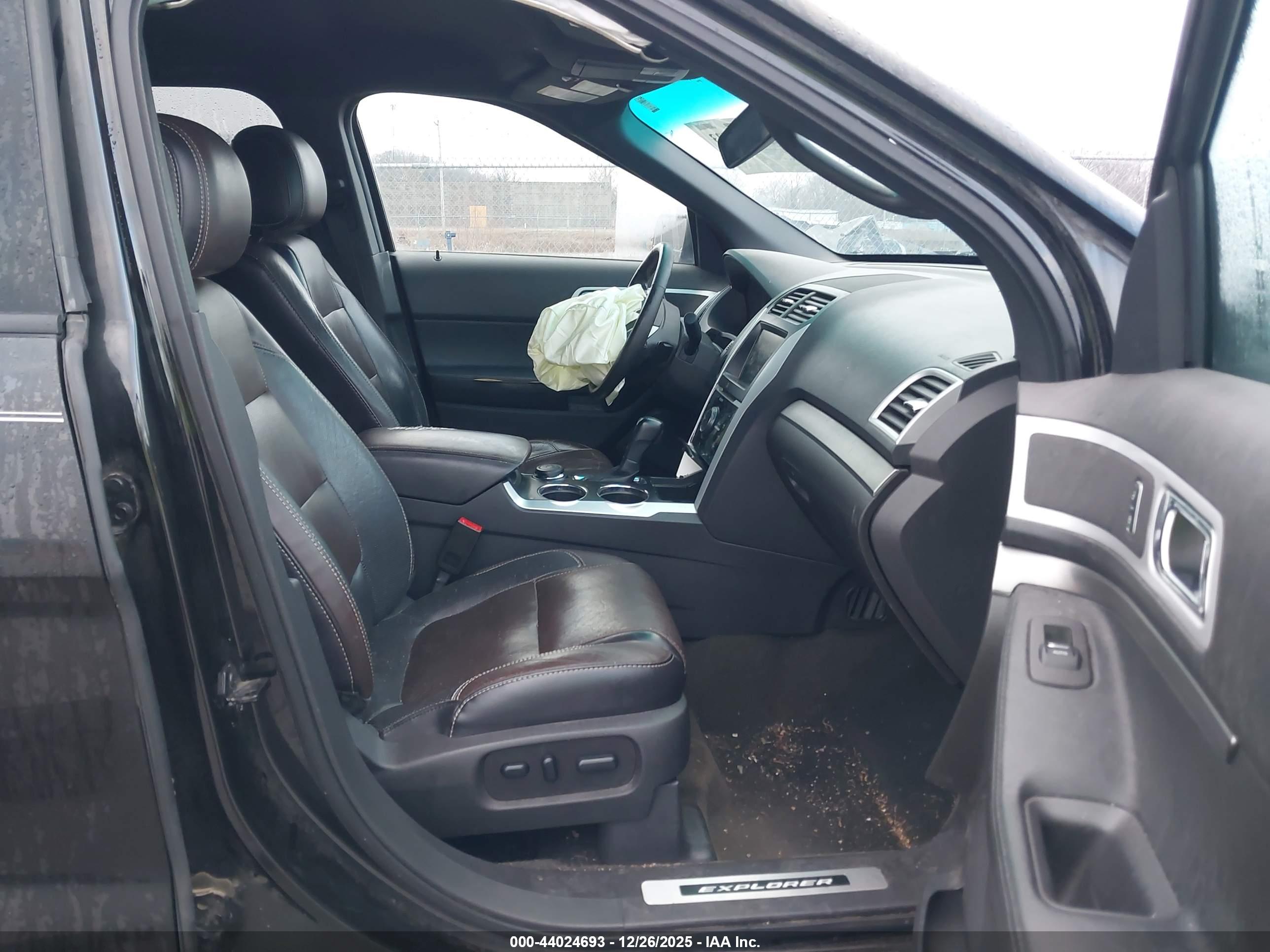 FORD EXPLORER image 5
