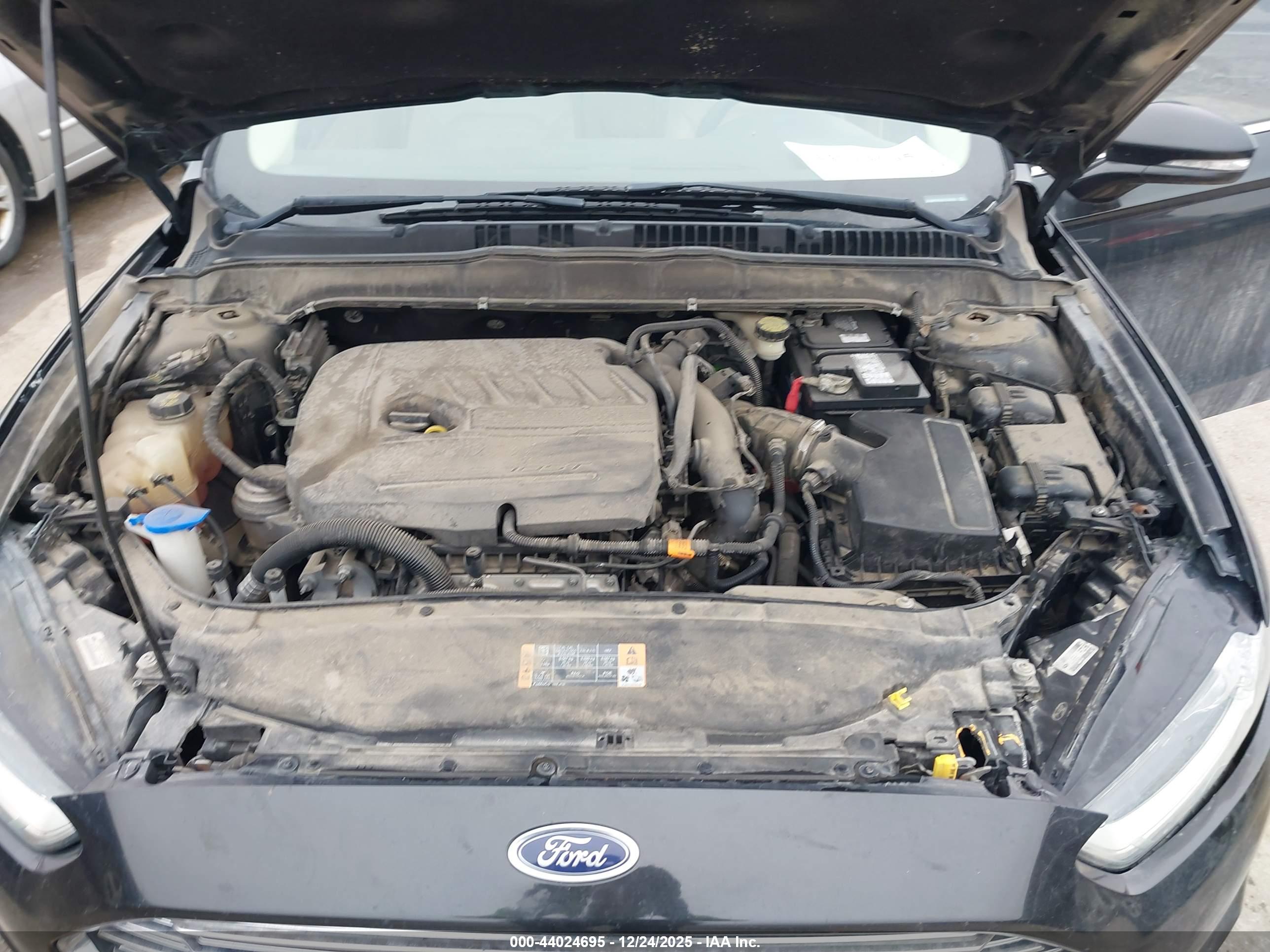 FORD FUSION image 10