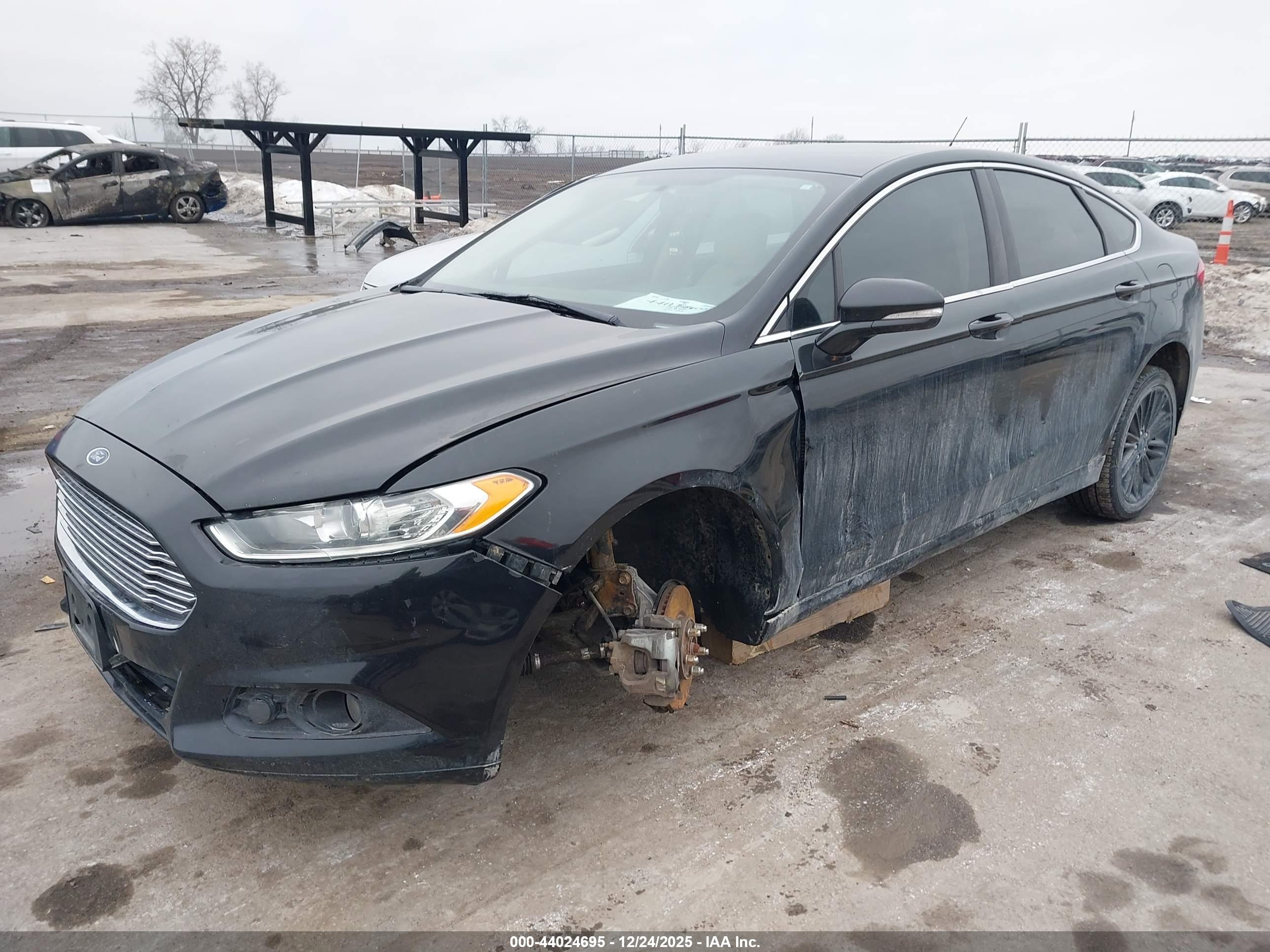 FORD FUSION image 2