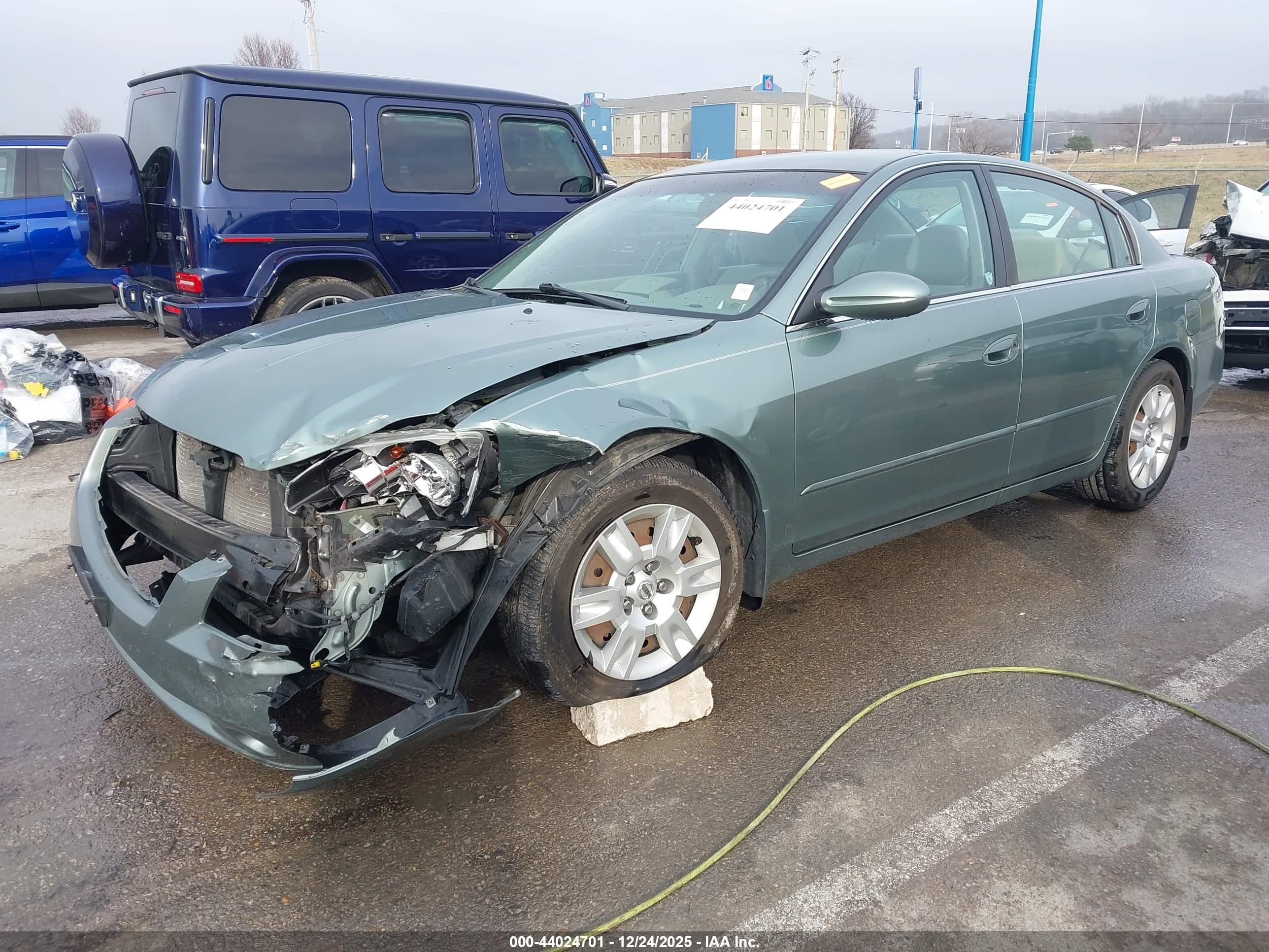 NISSAN ALTIMA image 2