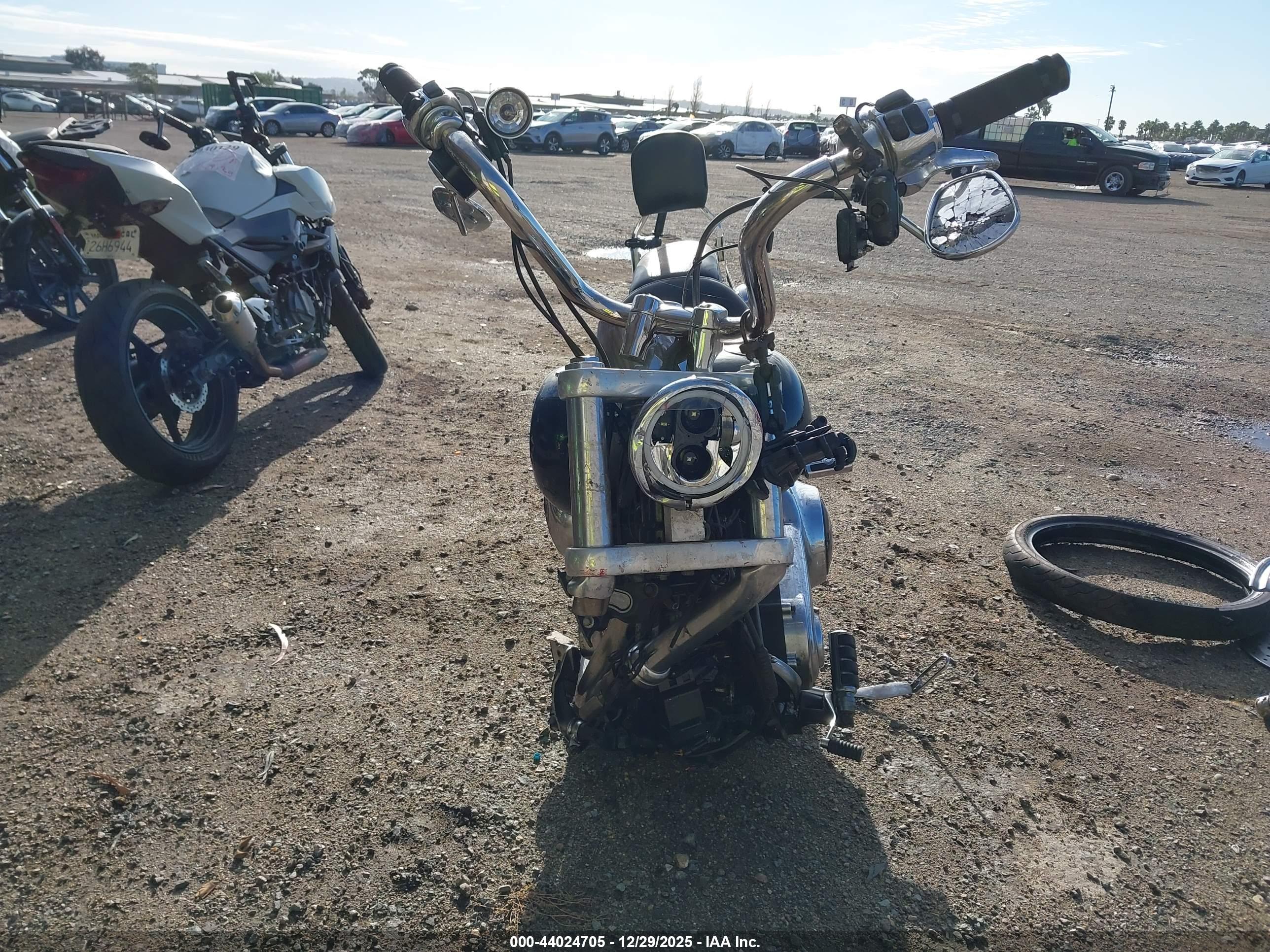 HARLEY-DAVIDSON FXDWG image 5