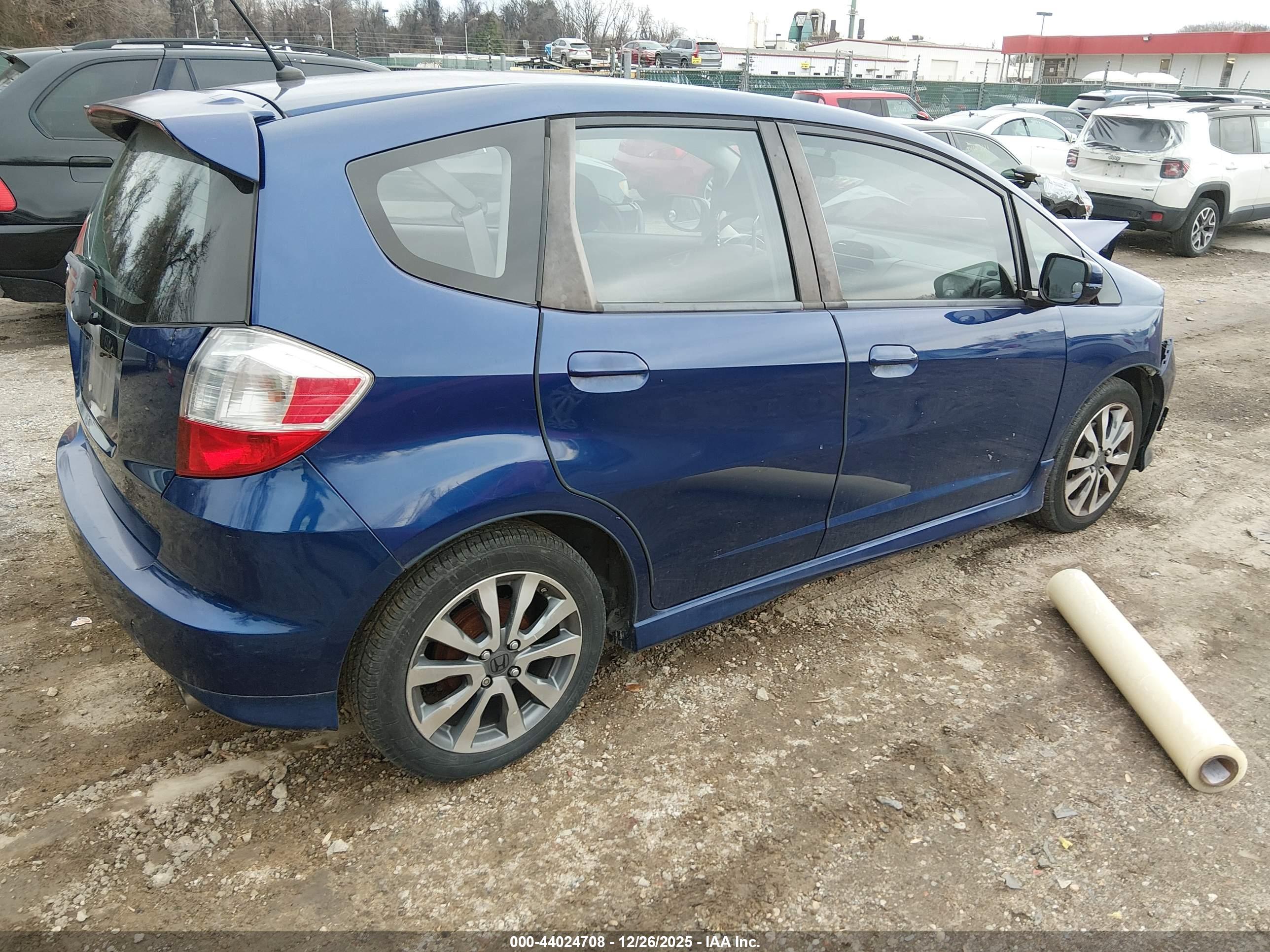 HONDA FIT image 4