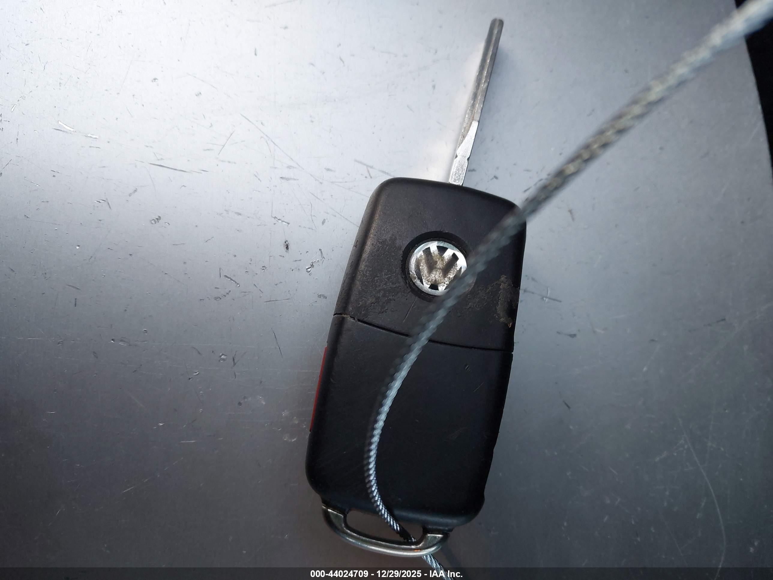 VOLKSWAGEN PASSAT image 11