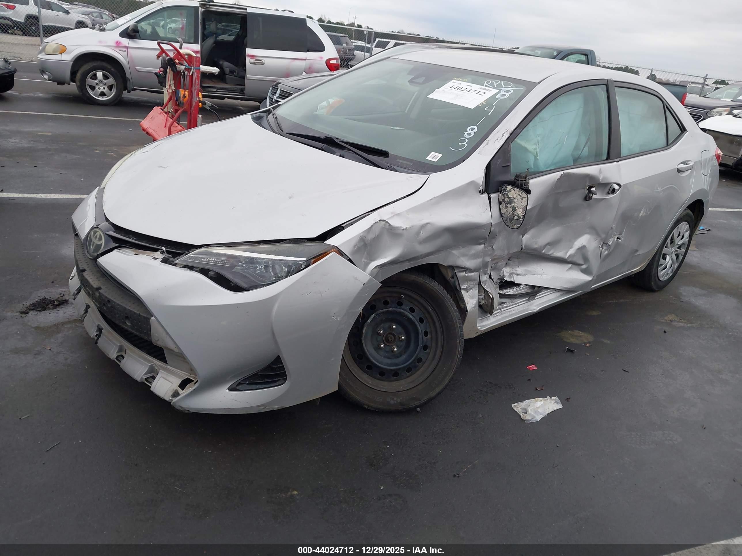 TOYOTA COROLLA image 2