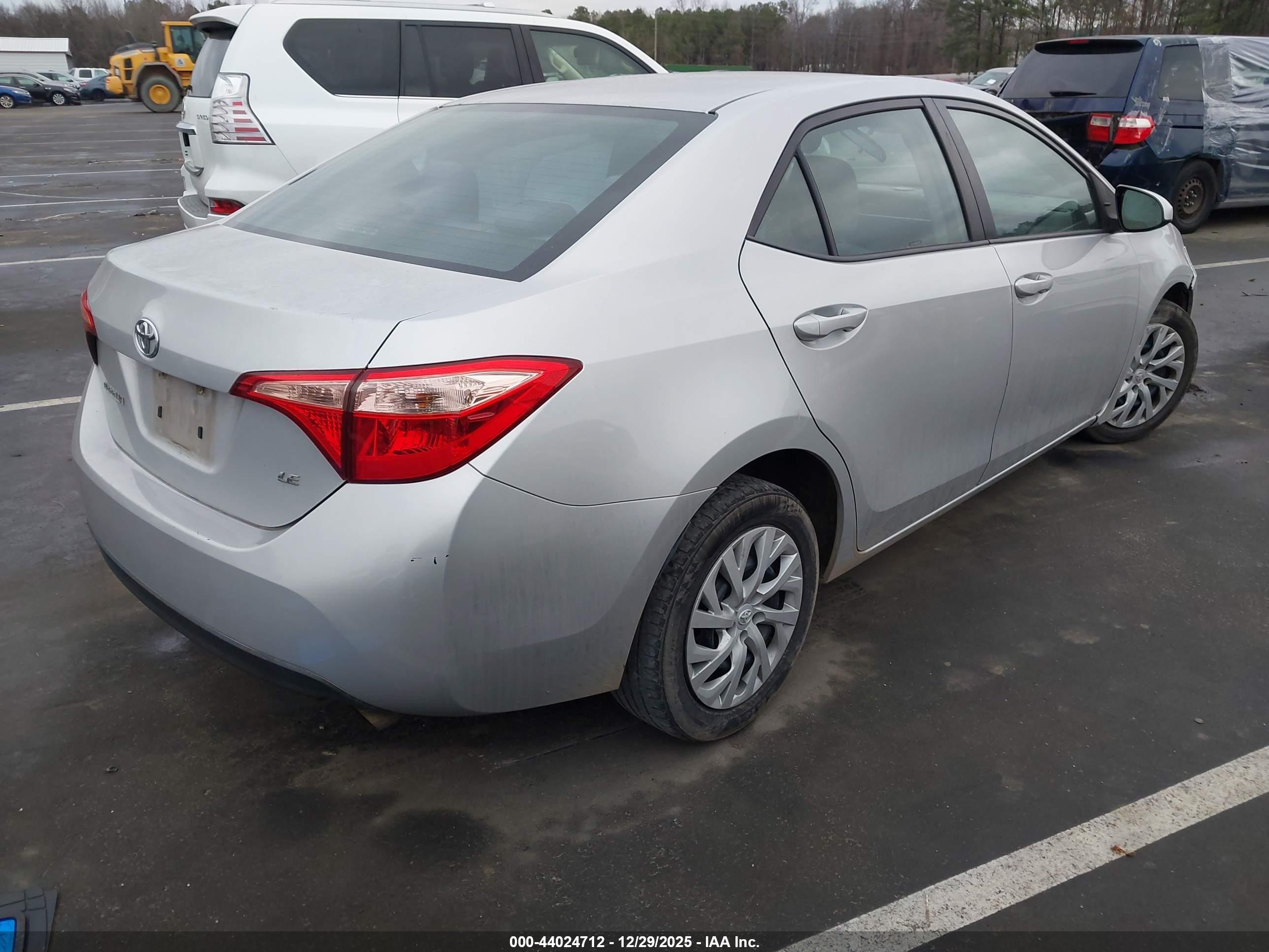 TOYOTA COROLLA image 4