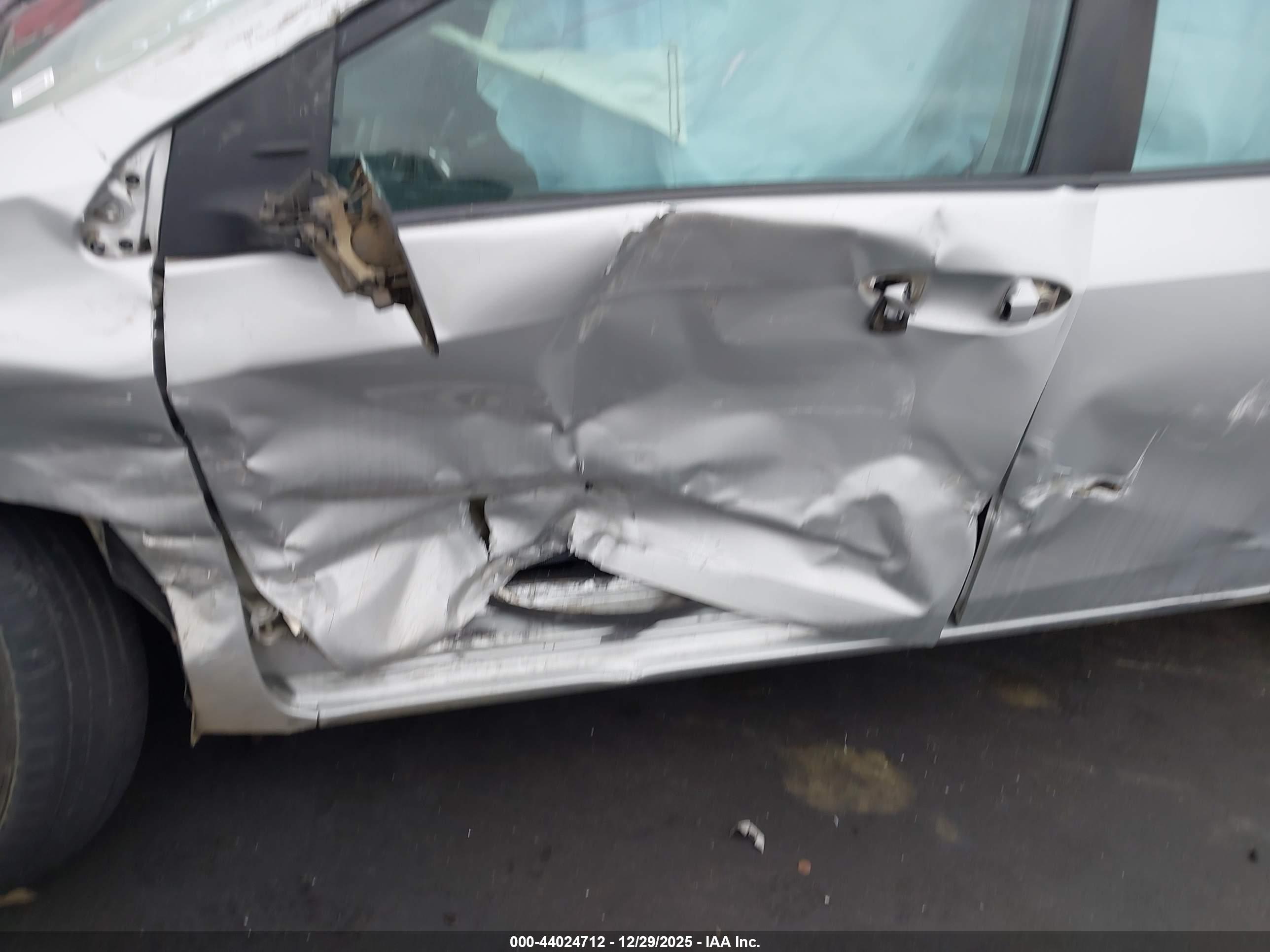TOYOTA COROLLA image 6